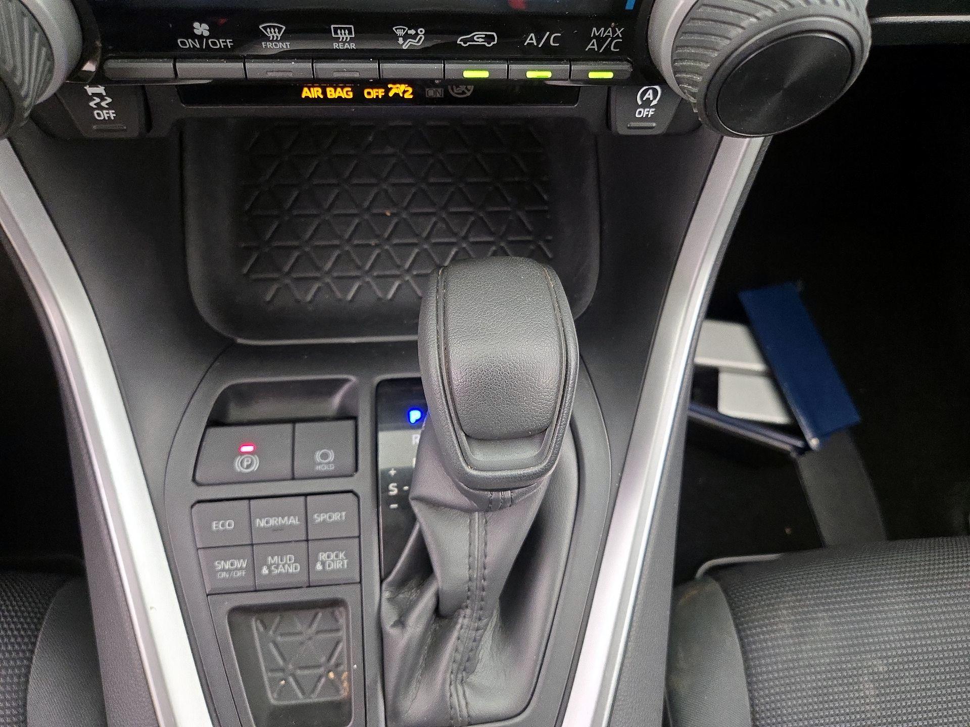Thumbnail: 2019 Toyota RAV4 - 17