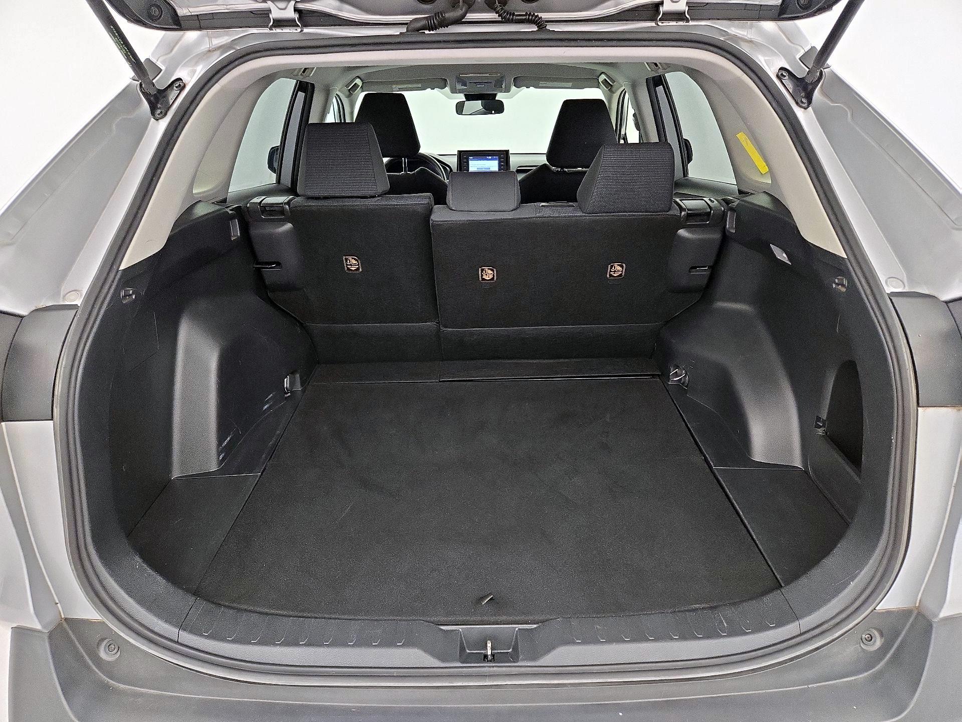 Thumbnail: 2019 Toyota RAV4 - 20