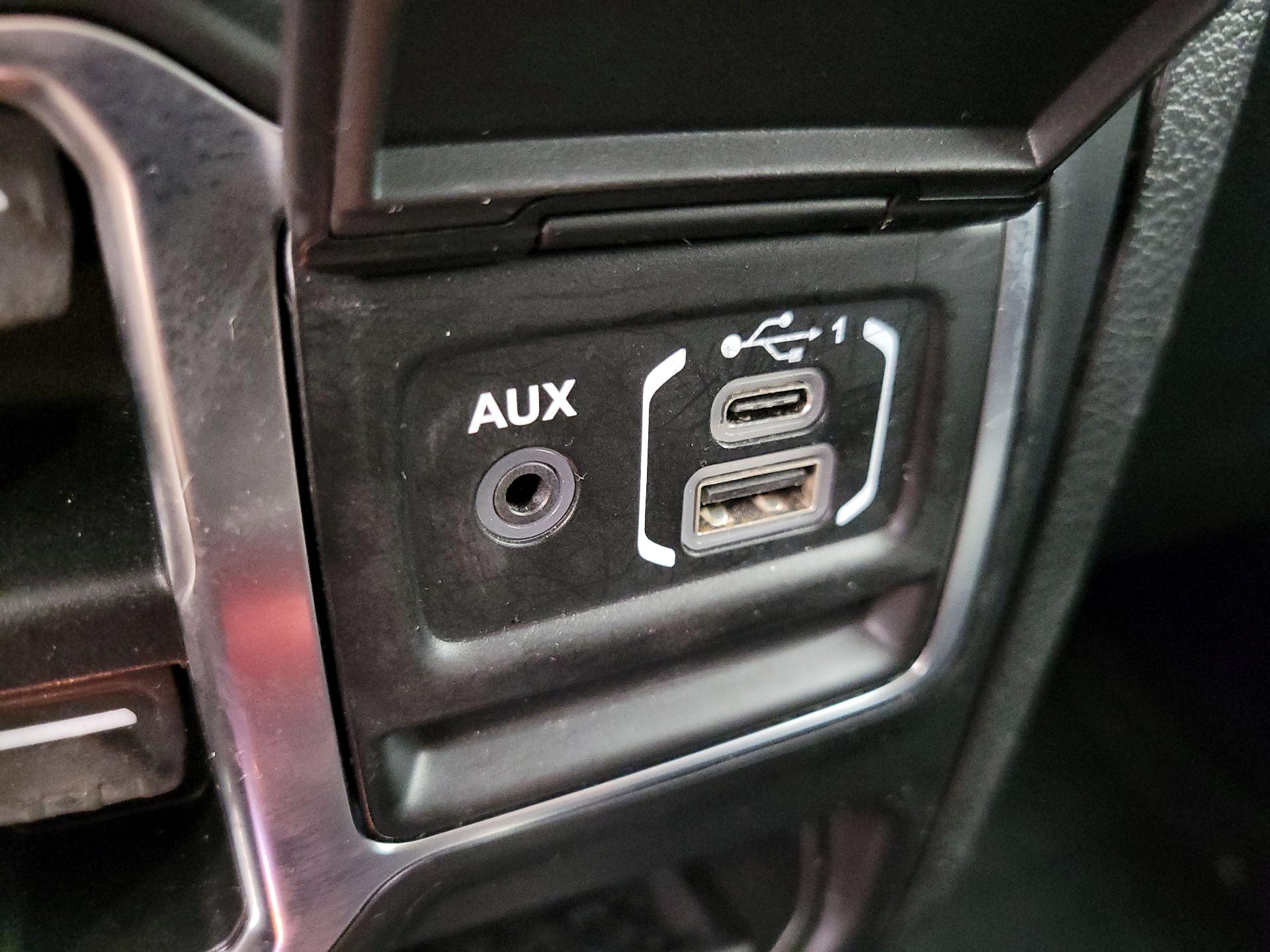 Thumbnail: 2021 Jeep Wrangler - 19