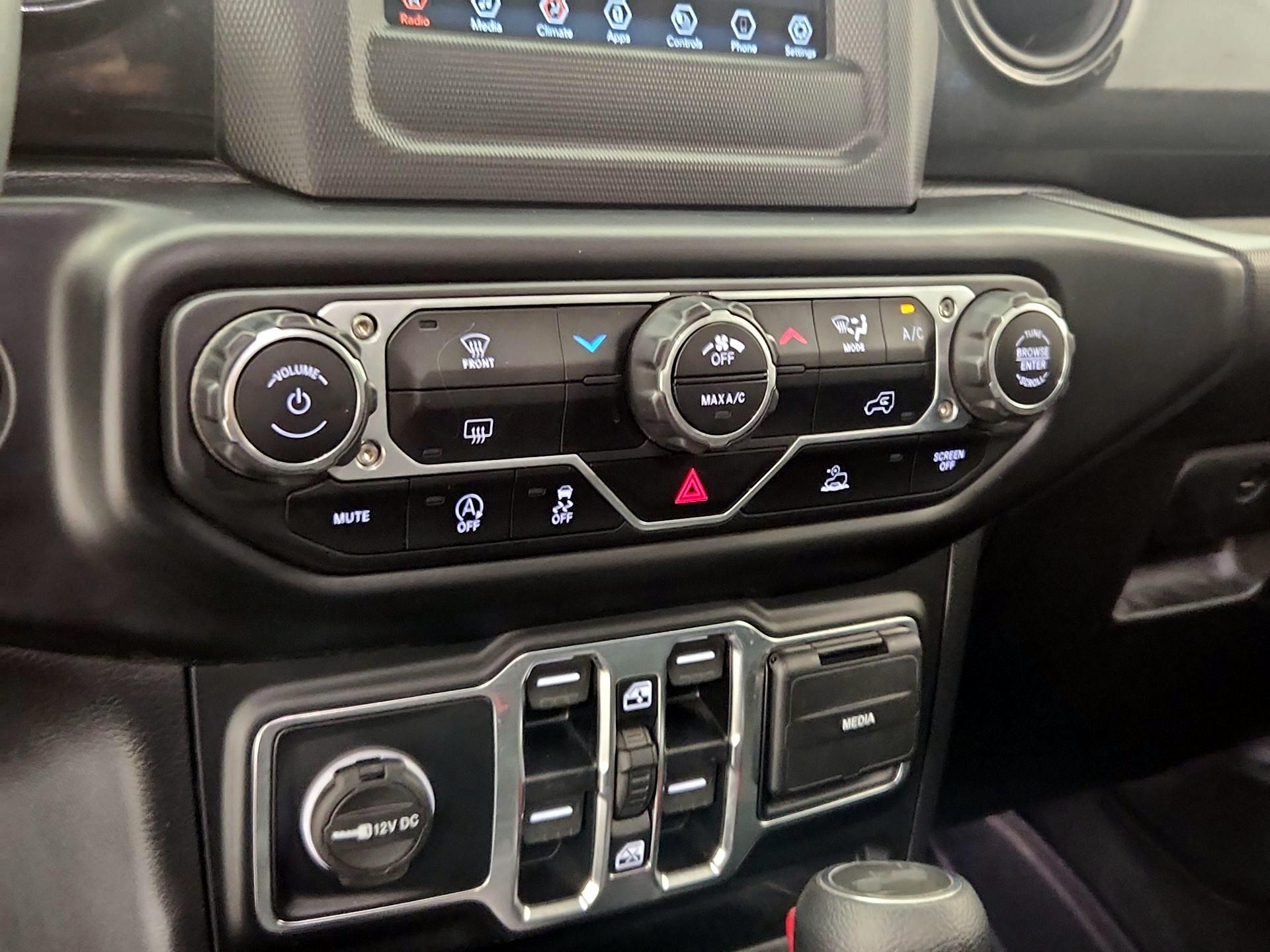 Thumbnail: 2022 Jeep Wrangler - 16