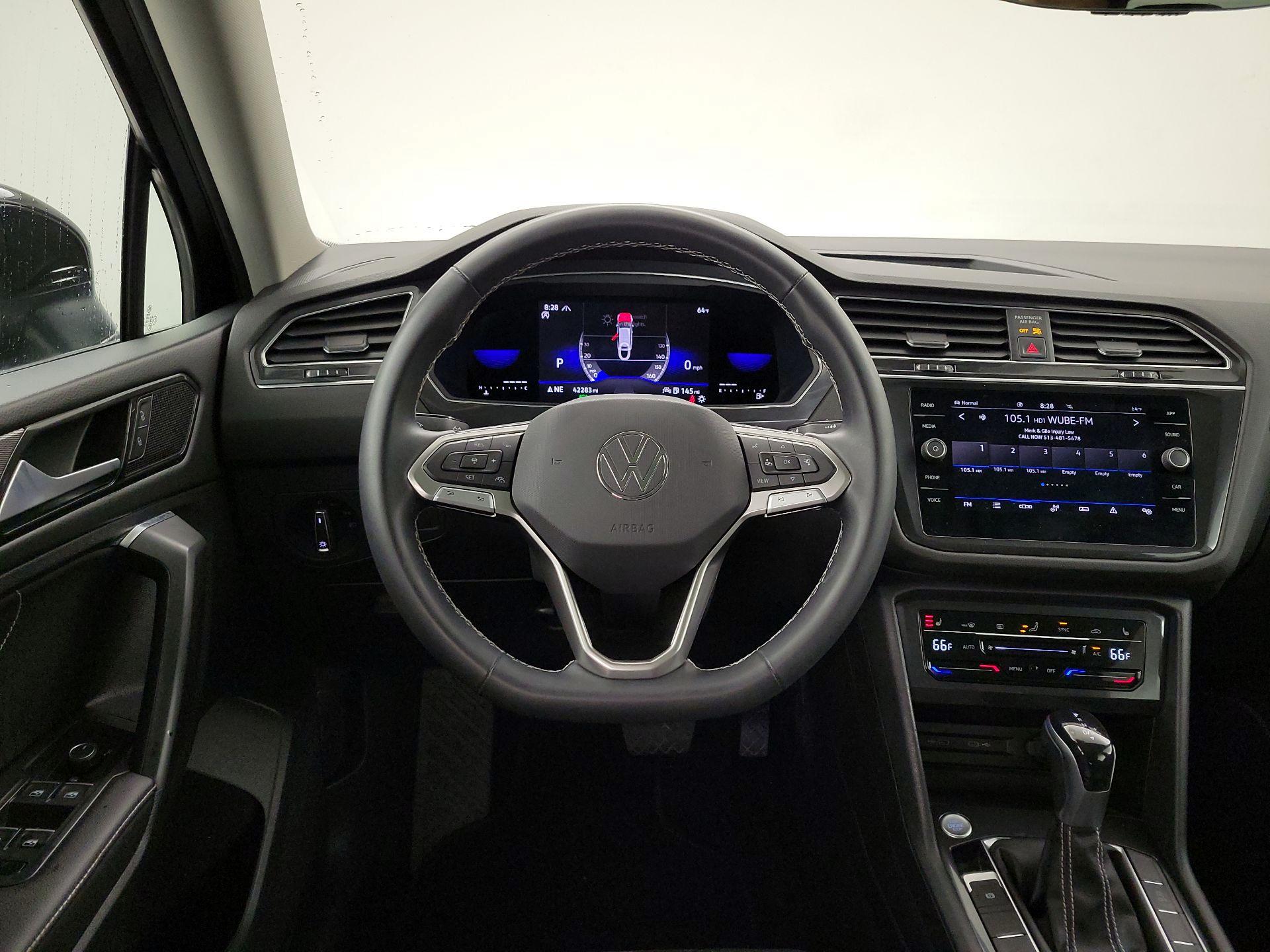 Thumbnail: 2022 Volkswagen Tiguan - 10
