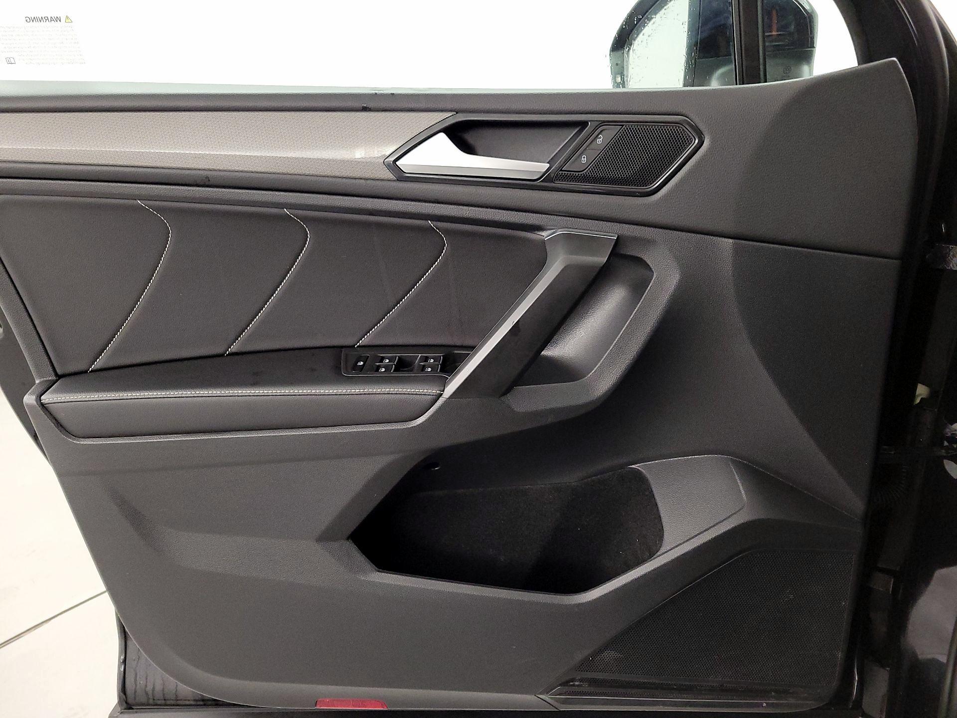 Thumbnail: 2022 Volkswagen Tiguan - 12