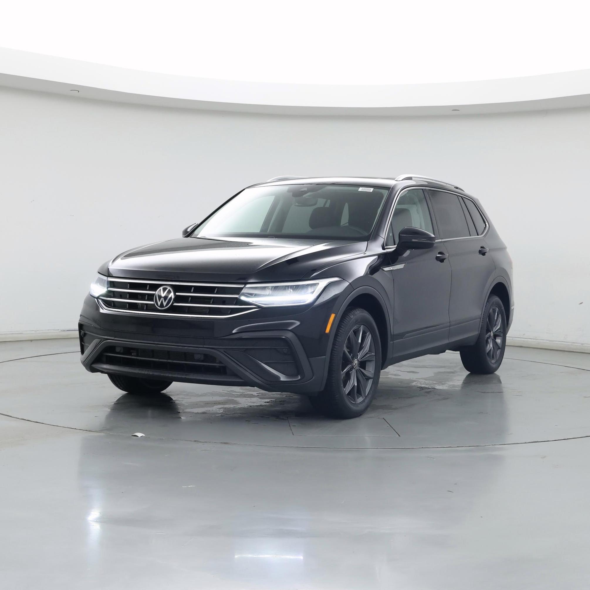 Thumbnail: 2022 Volkswagen Tiguan - 4