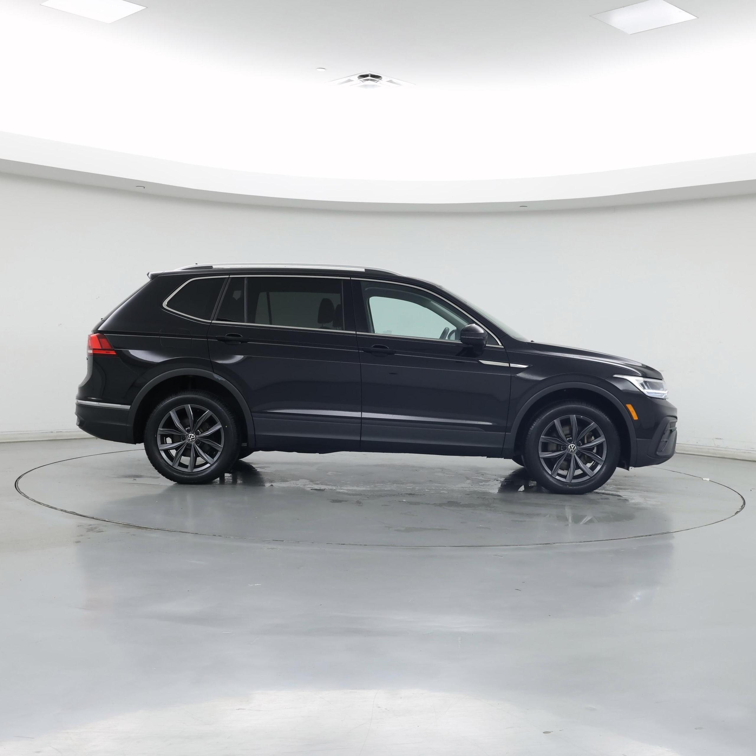 Thumbnail: 2022 Volkswagen Tiguan - 7