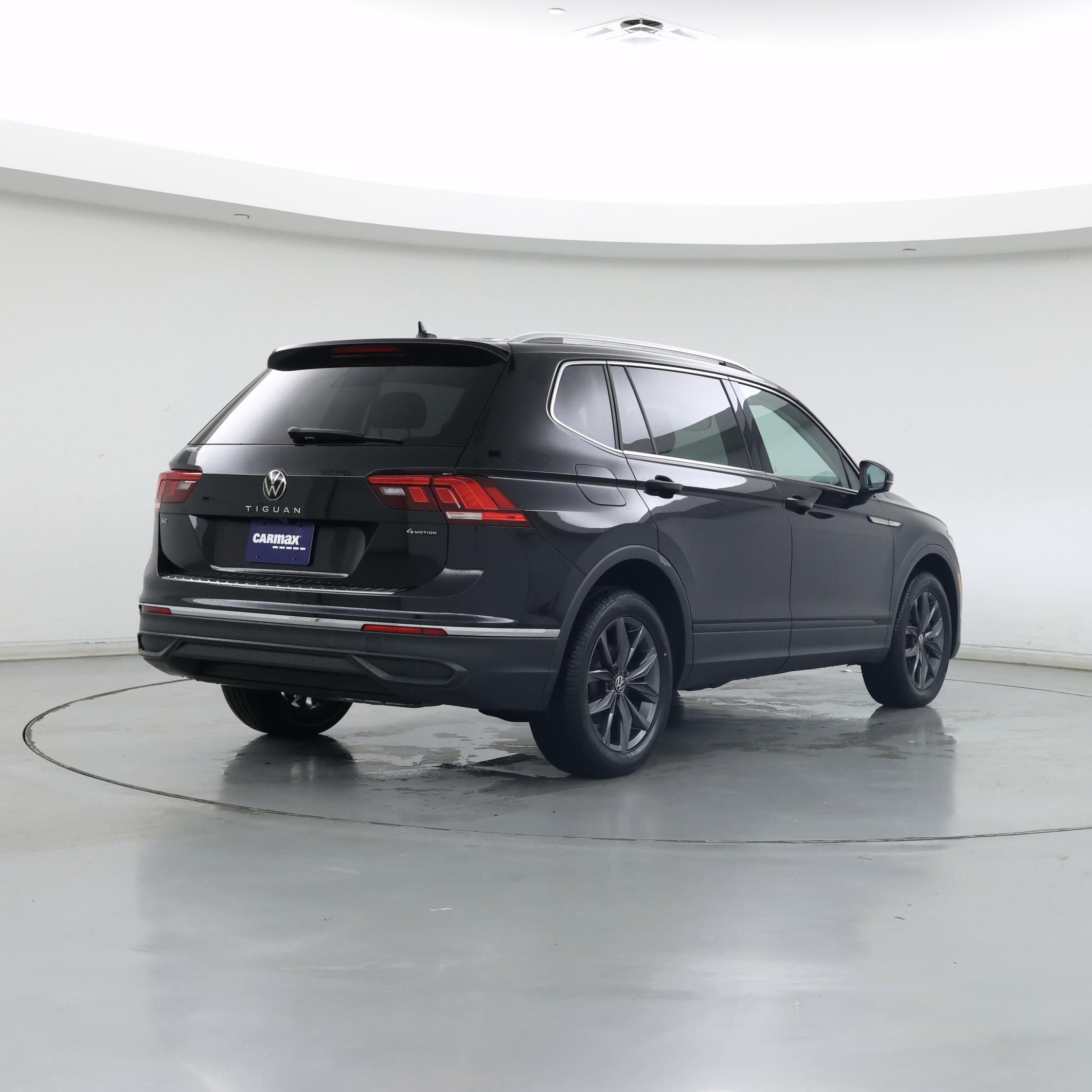 Thumbnail: 2022 Volkswagen Tiguan - 8