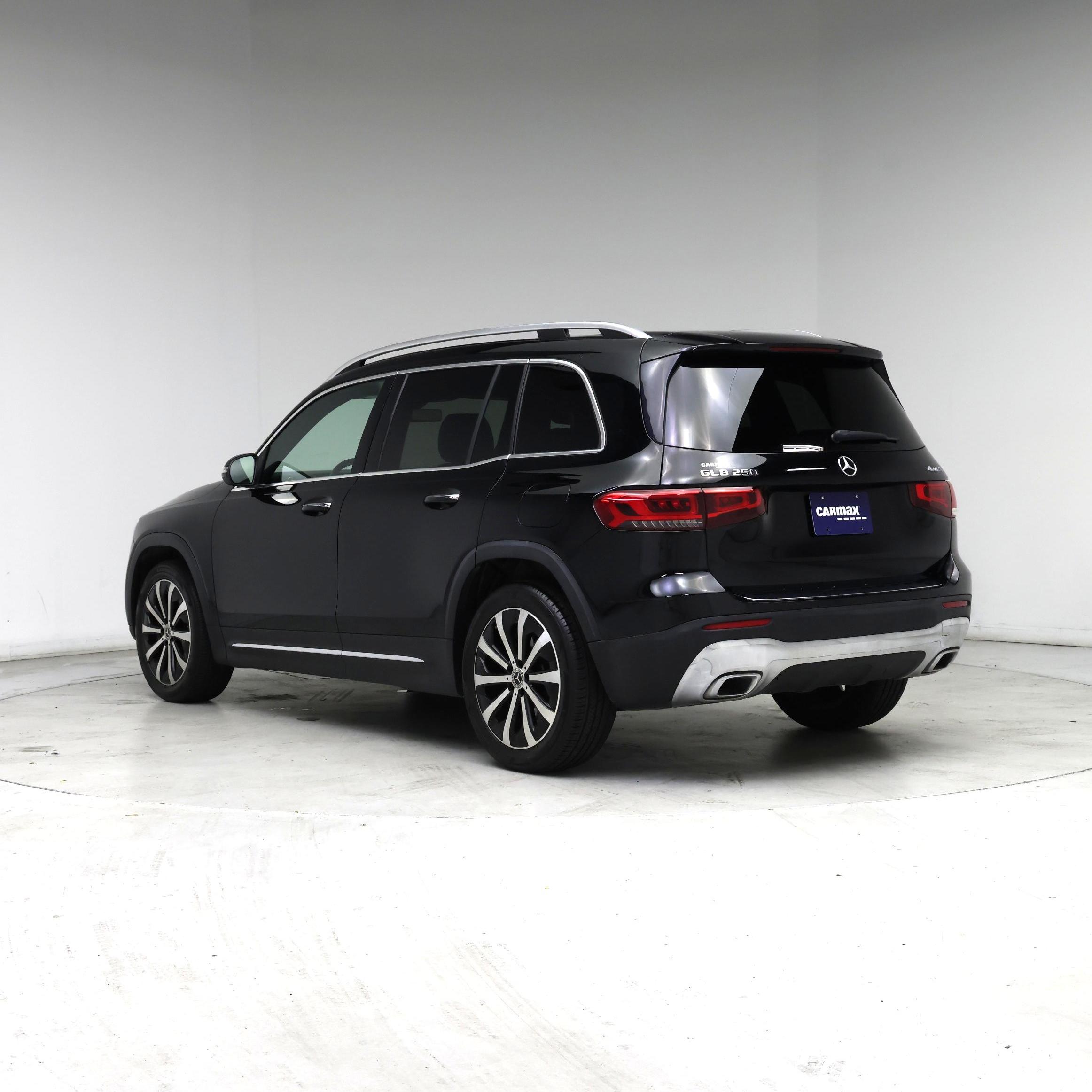 Thumbnail: 2021 Mercedes-Benz GLB - 2