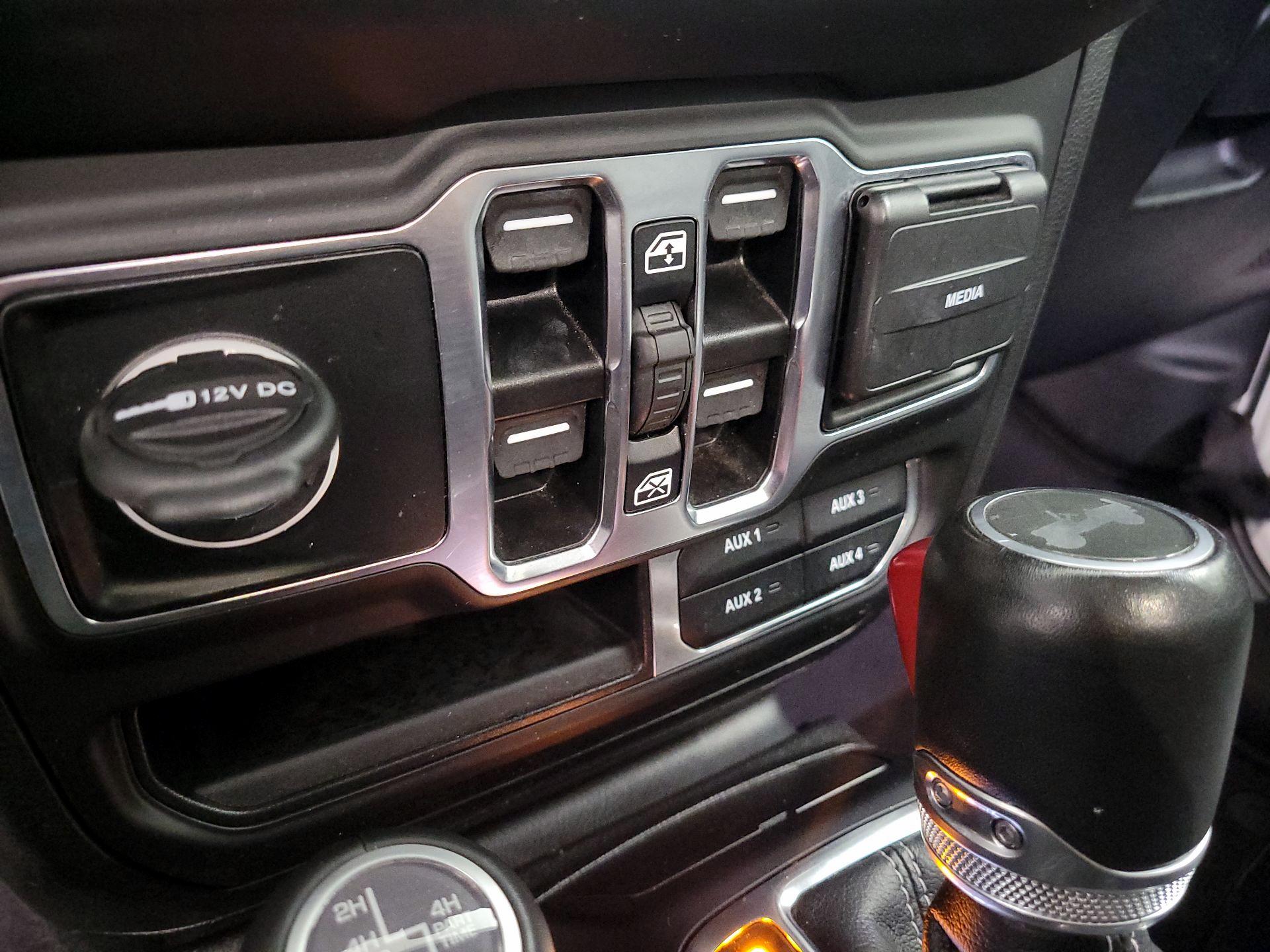 Thumbnail: 2023 Jeep Wrangler - 18