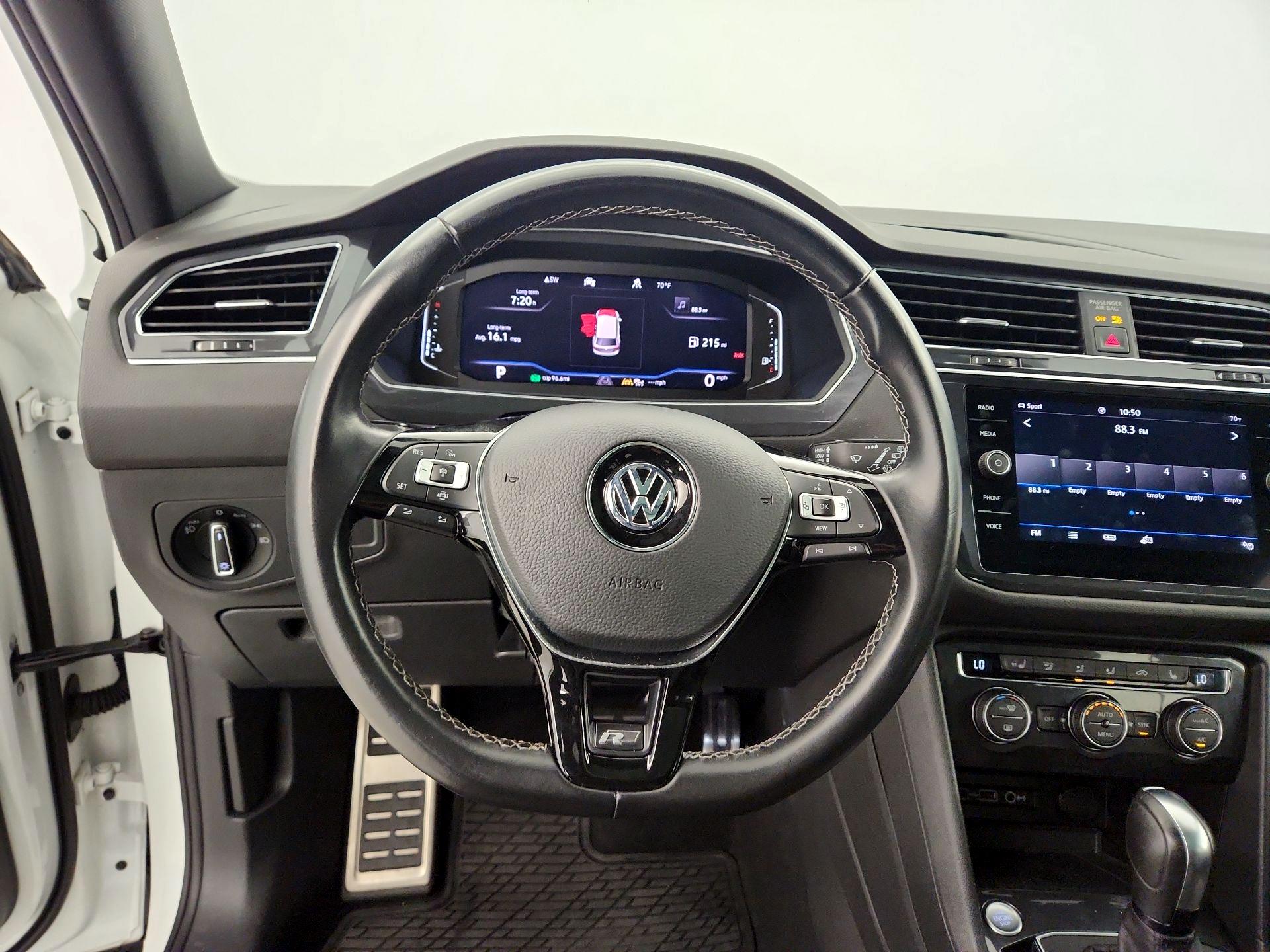 Thumbnail: 2020 Volkswagen Tiguan - 10