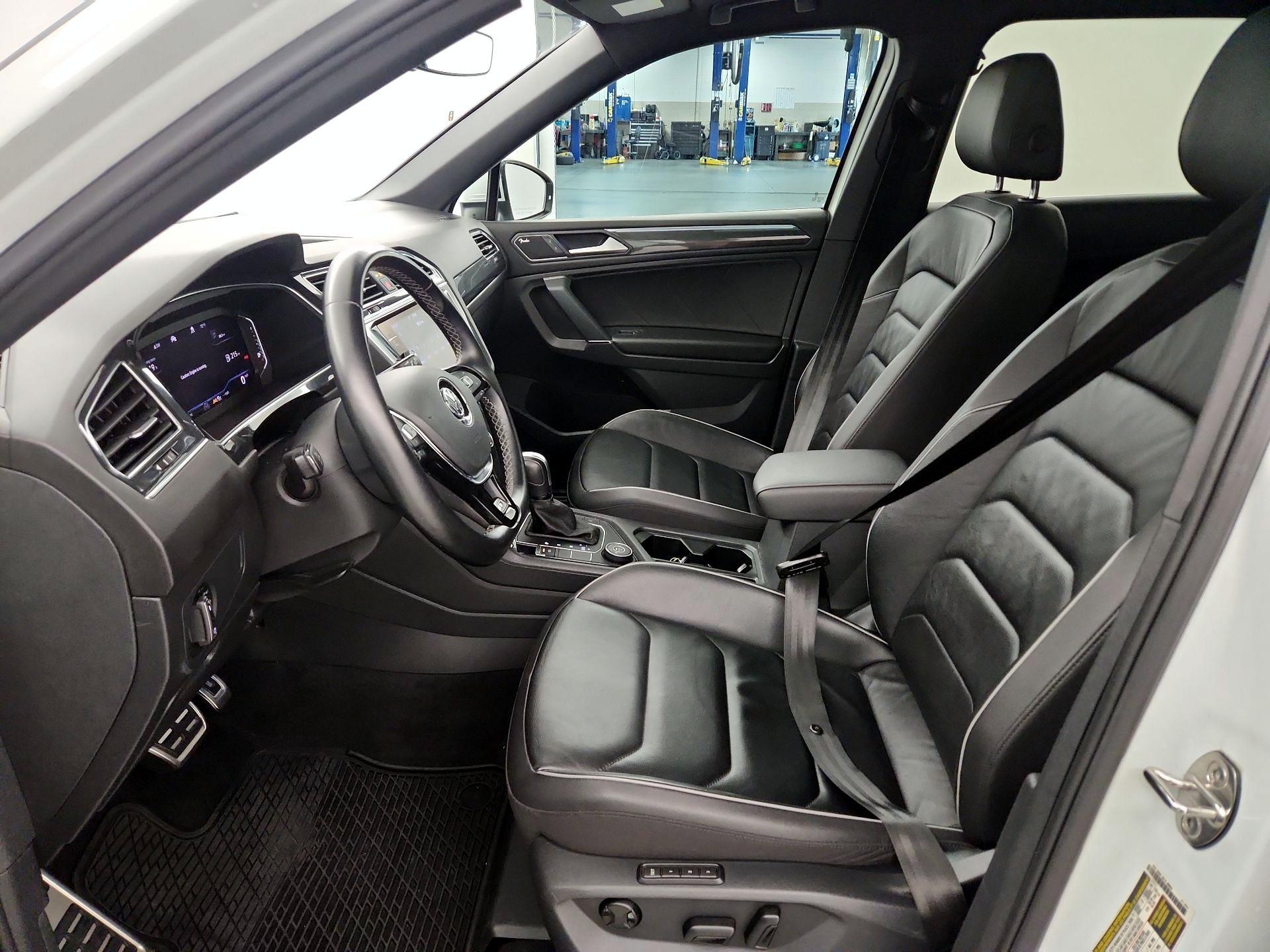 Thumbnail: 2020 Volkswagen Tiguan - 11