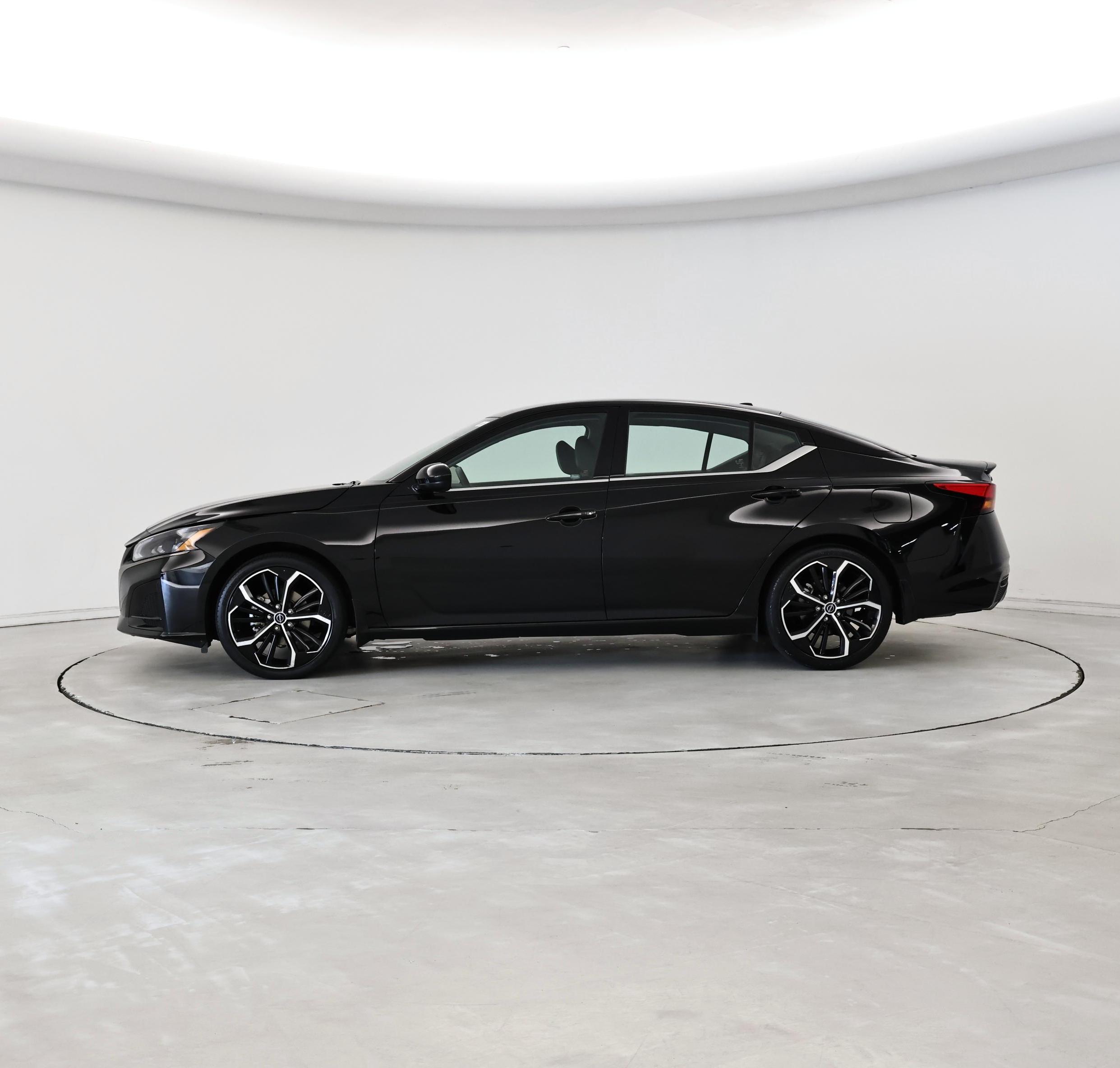 Thumbnail: 2023 Nissan Altima - 3