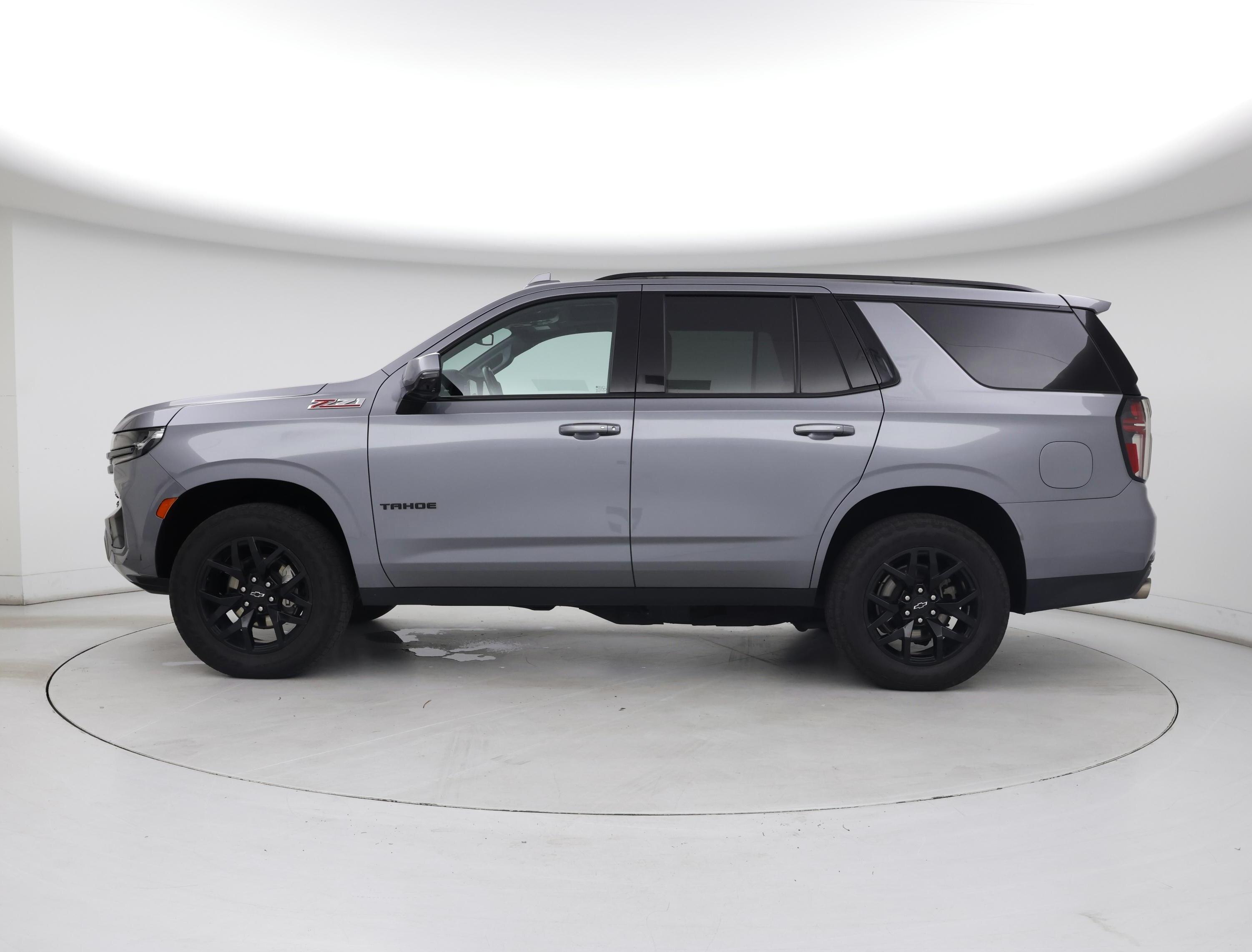 Thumbnail: 2022 Chevrolet Tahoe - 3