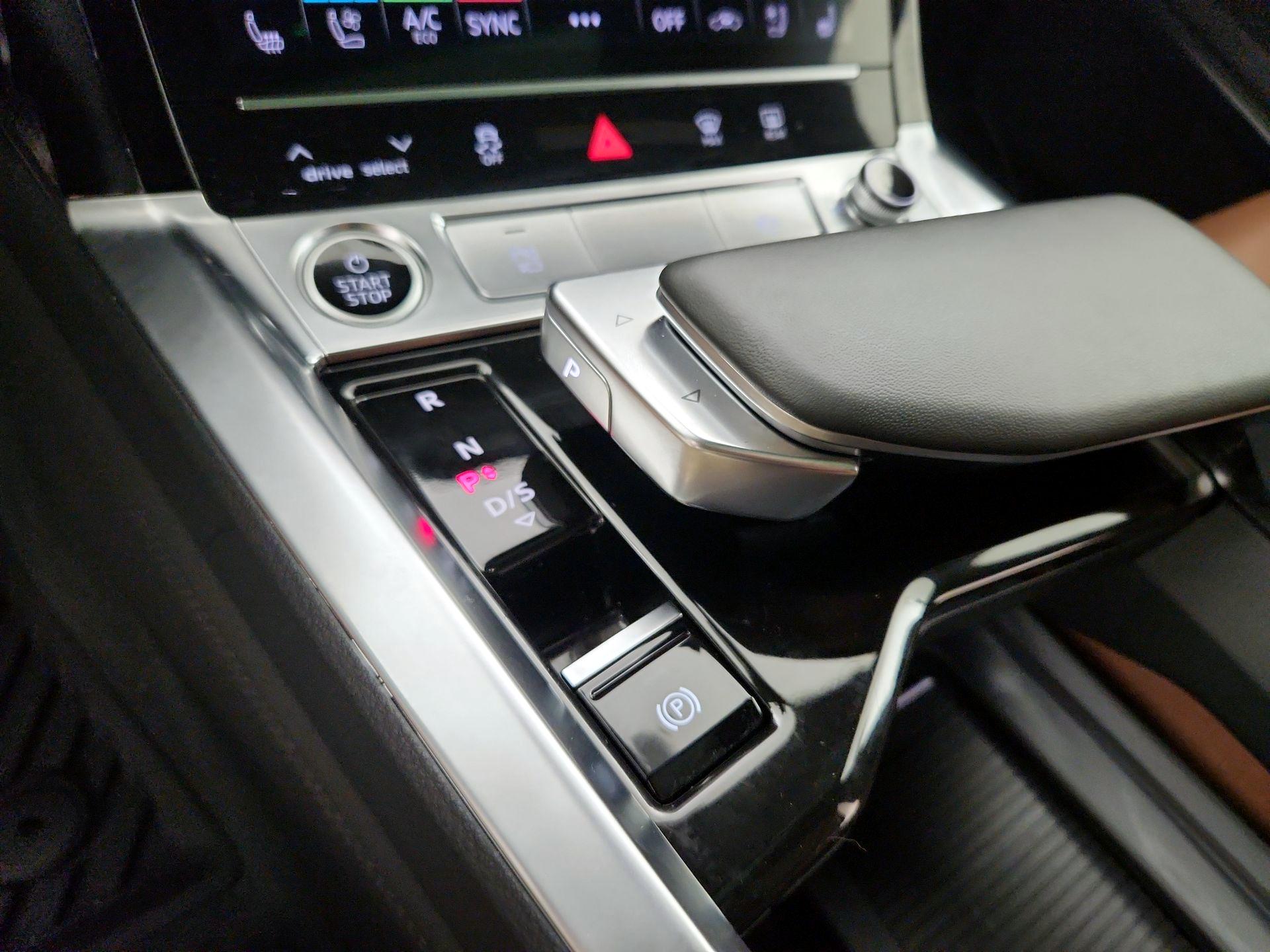 Thumbnail: 2024 Audi Q8 e-tron - 17