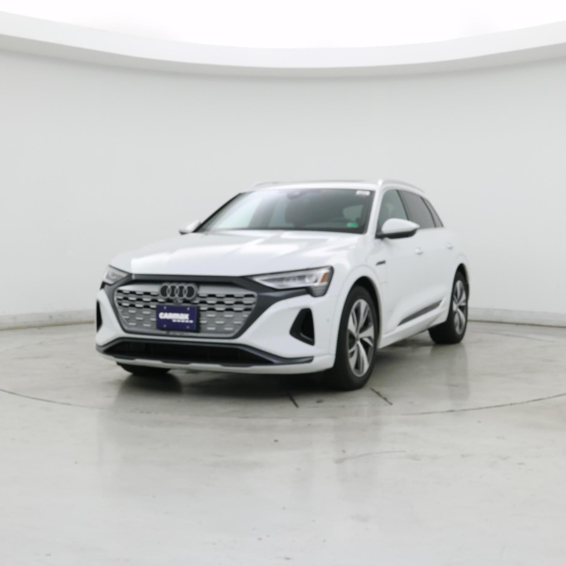 Thumbnail: 2024 Audi Q8 e-tron - 4