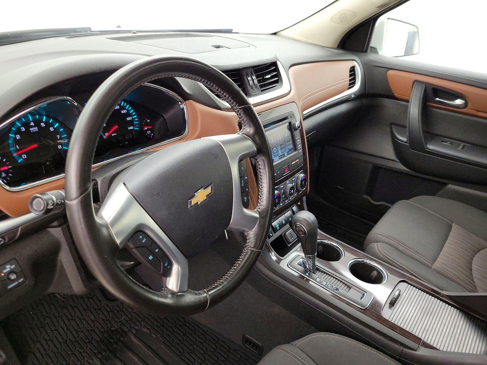 Thumbnail: 2017 Chevrolet Traverse - 9
