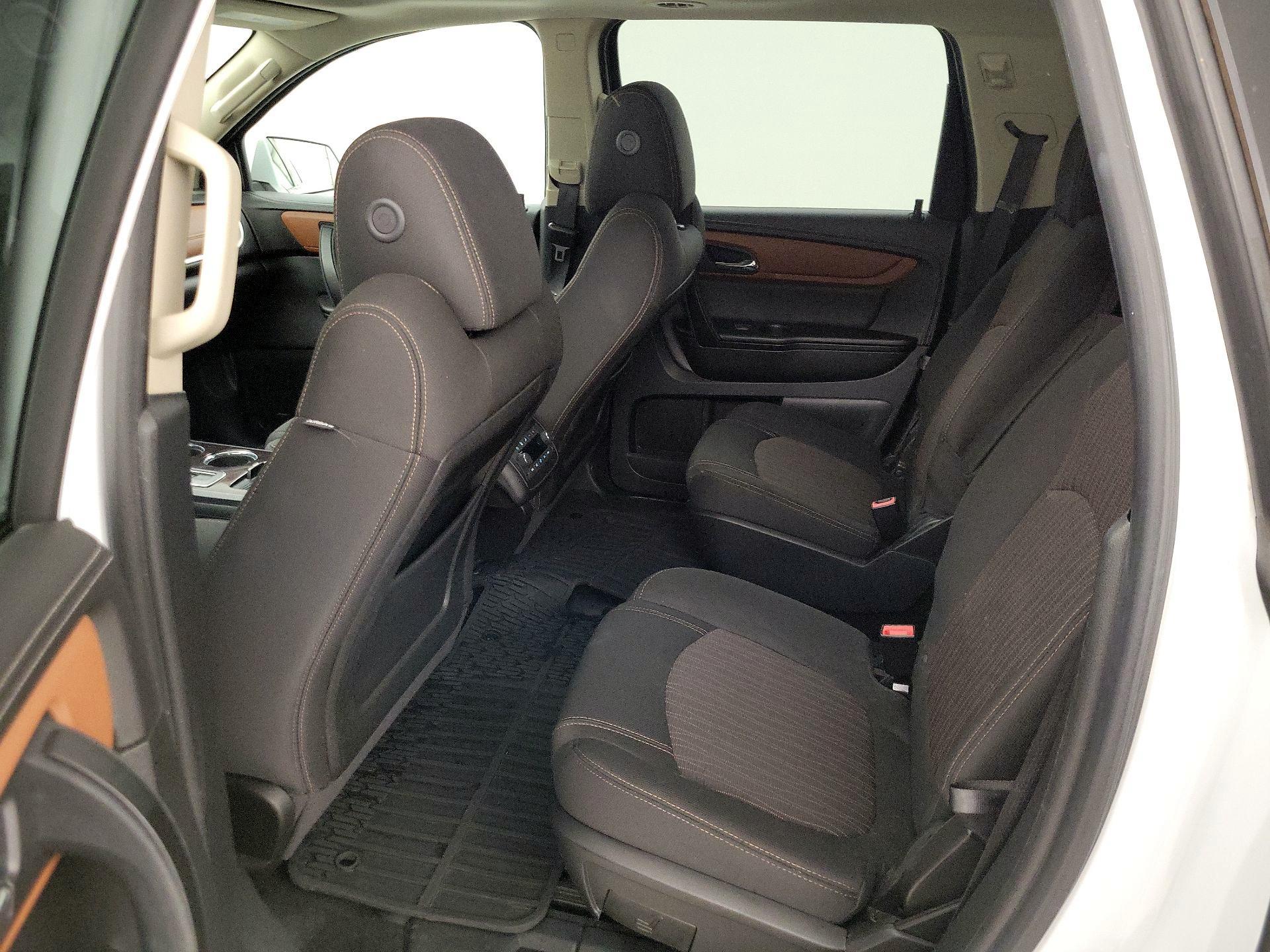 Thumbnail: 2017 Chevrolet Traverse - 20