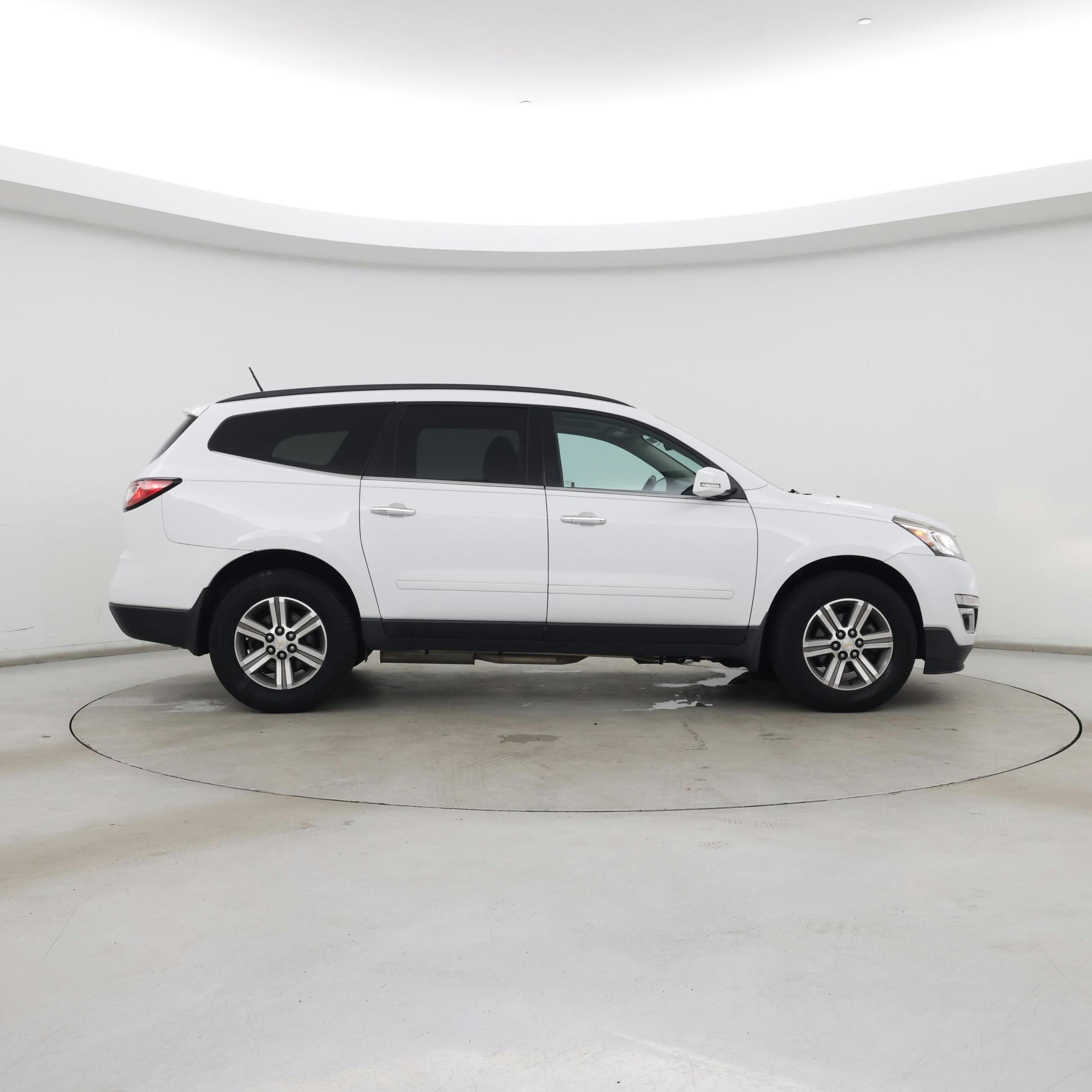 Thumbnail: 2017 Chevrolet Traverse - 7