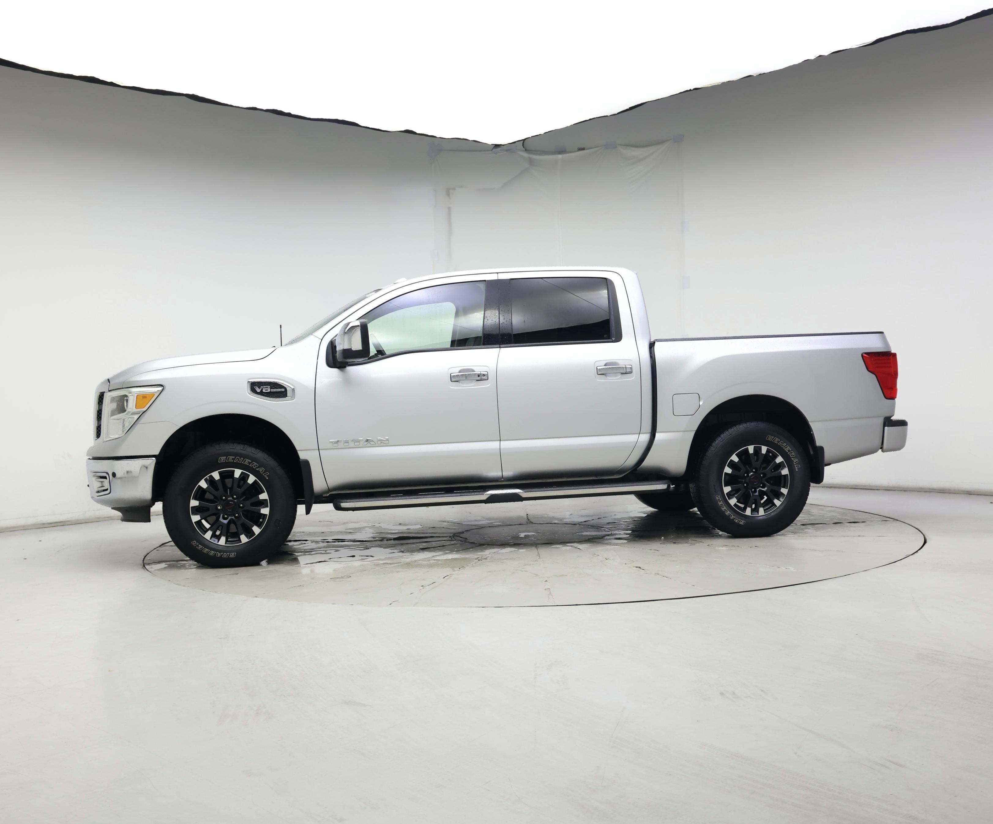 Thumbnail: 2017 Nissan Titan - 3