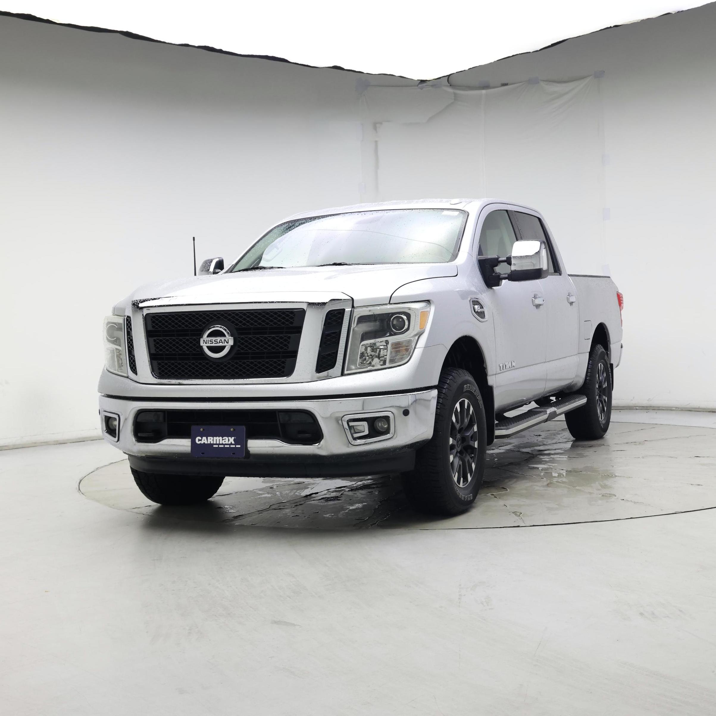 Thumbnail: 2017 Nissan Titan - 4