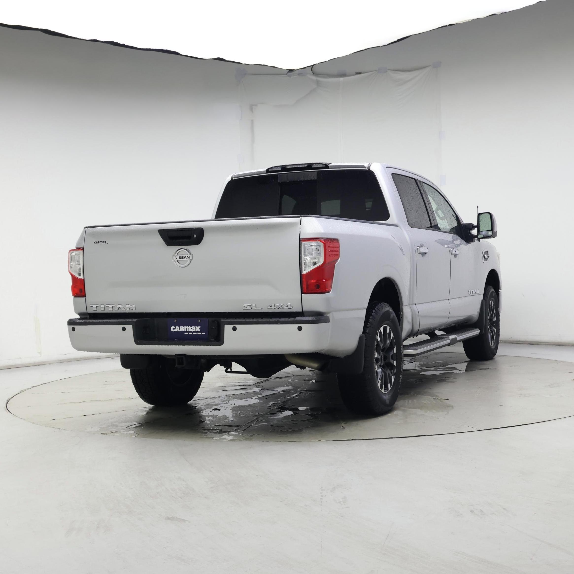 Thumbnail: 2017 Nissan Titan - 8