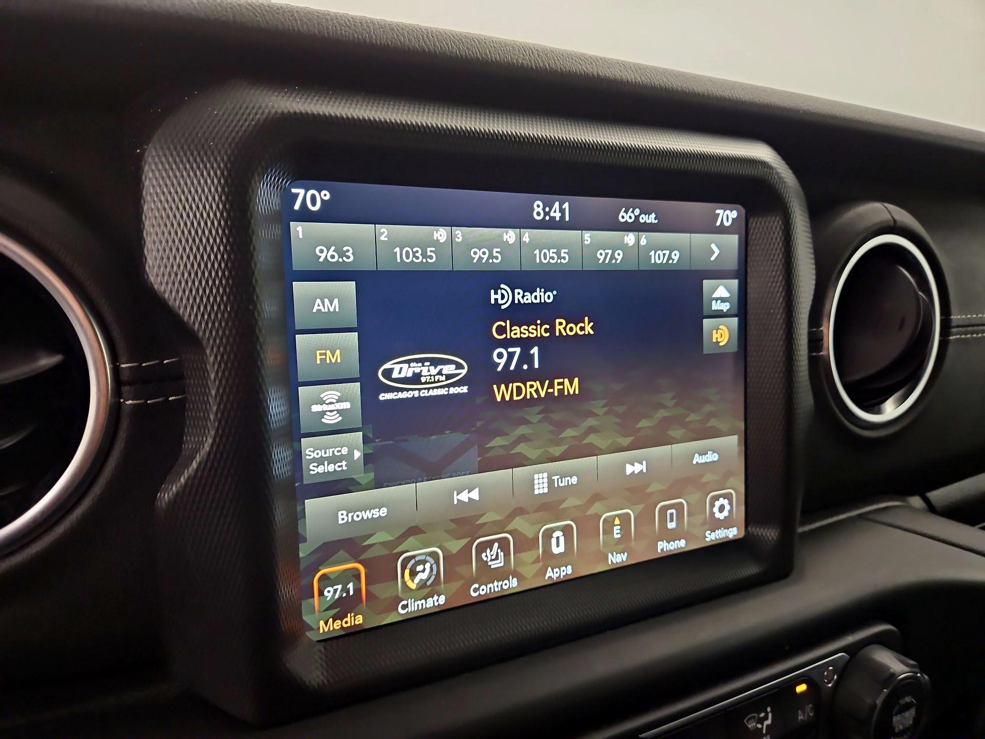 Thumbnail: 2022 Jeep Wrangler - 16