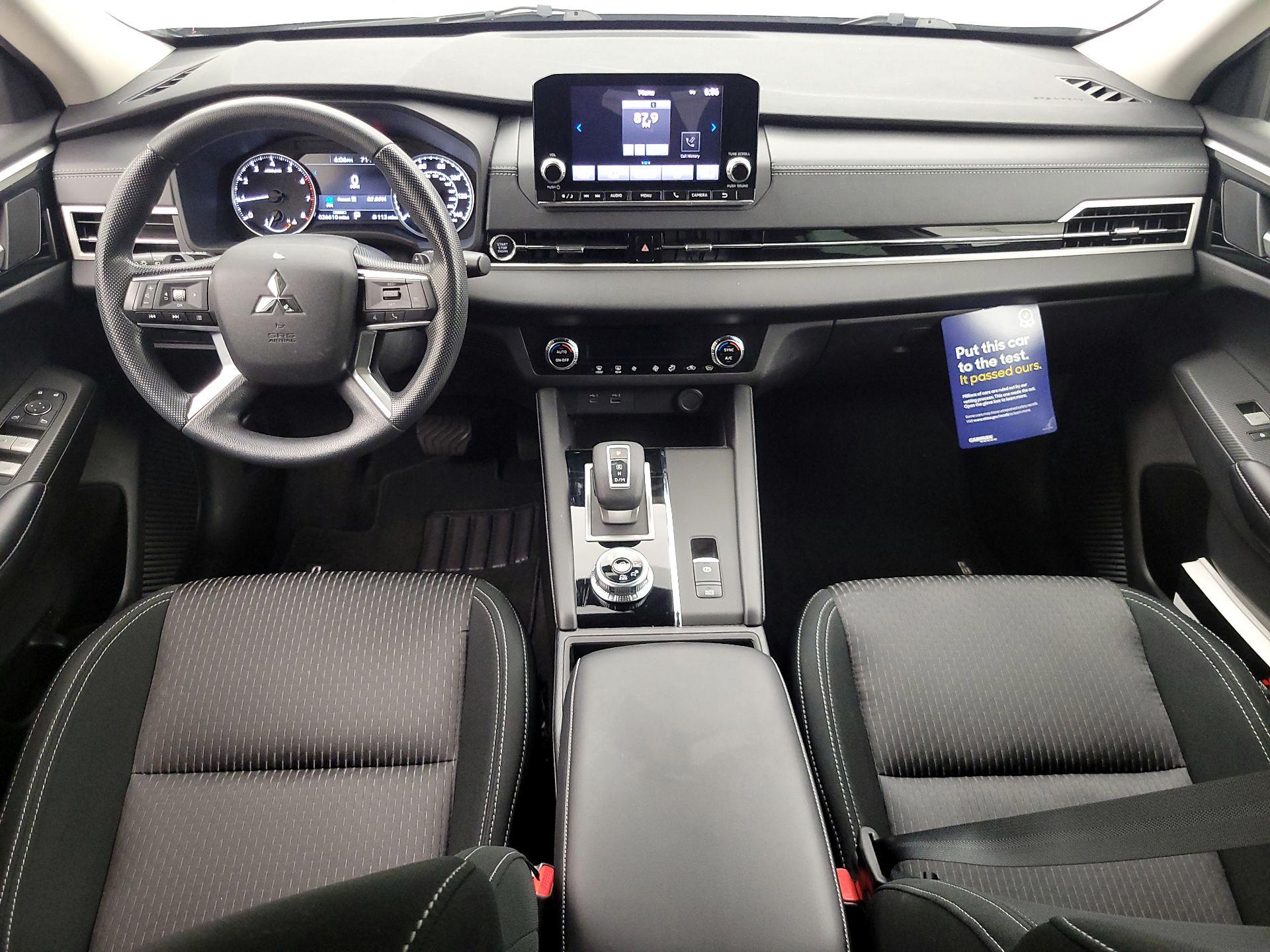 Thumbnail: 2022 Mitsubishi Outlander - 9