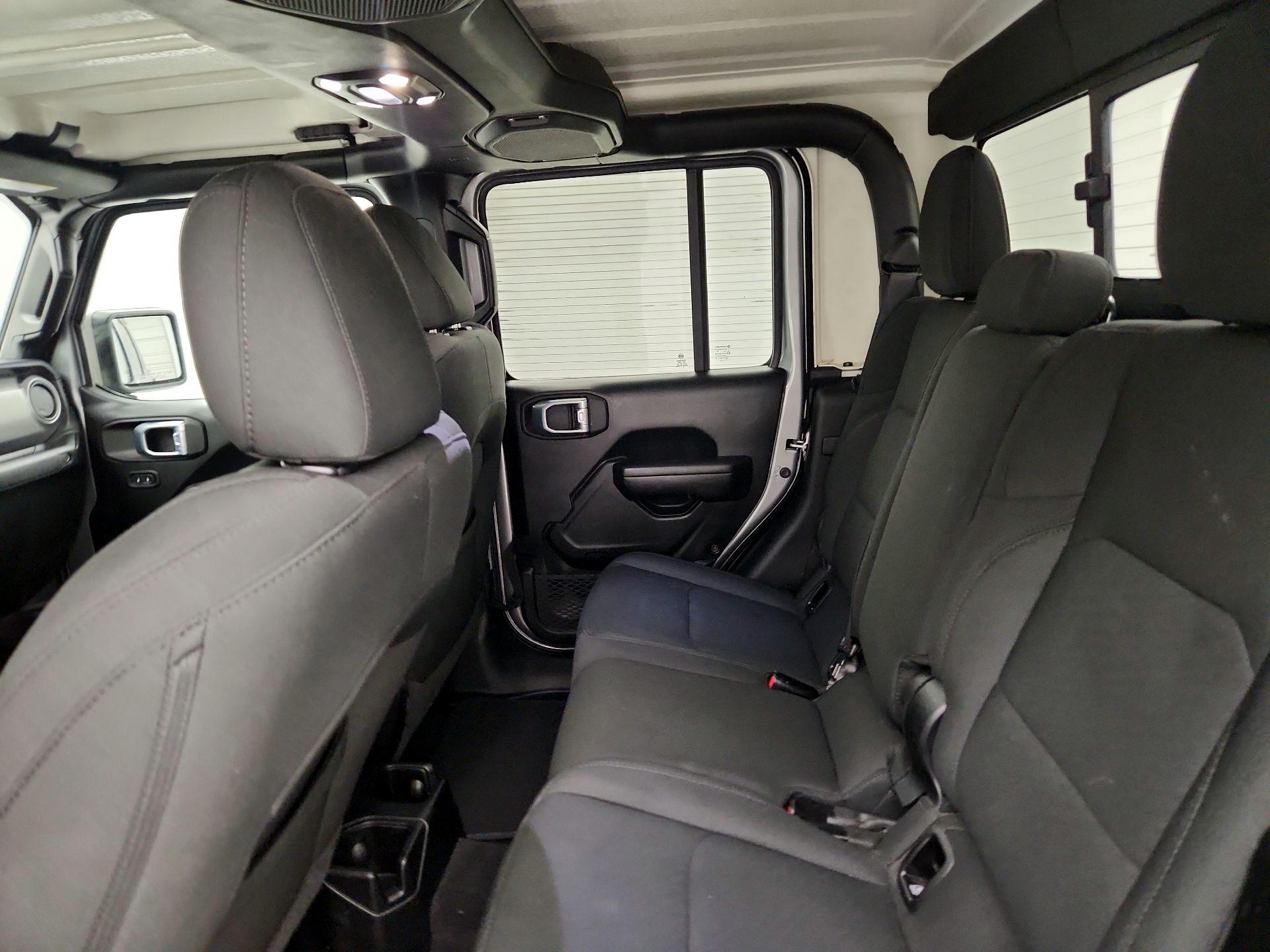 Thumbnail: 2021 Jeep Gladiator - 18