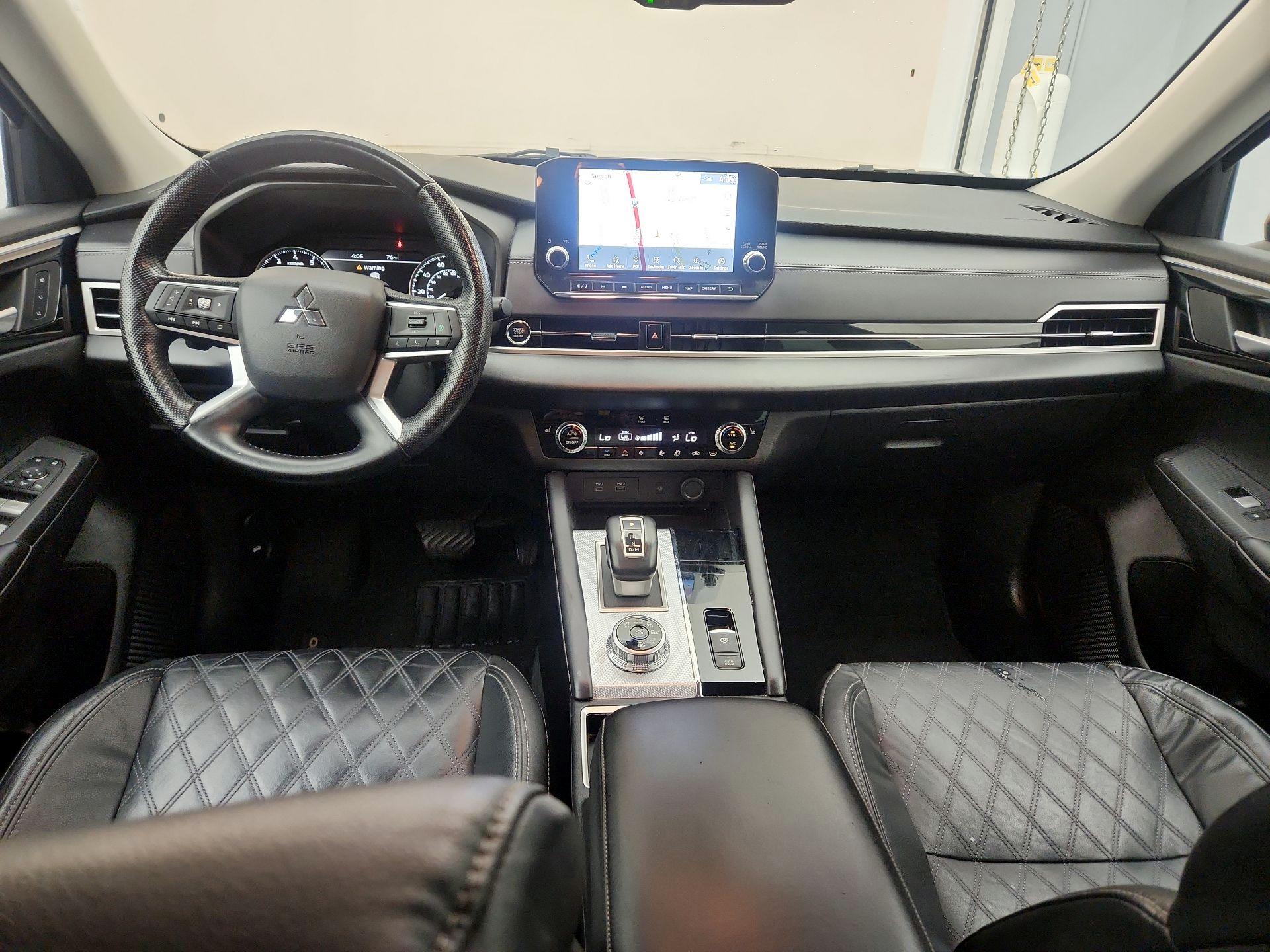 Thumbnail: 2022 Mitsubishi Outlander - 9