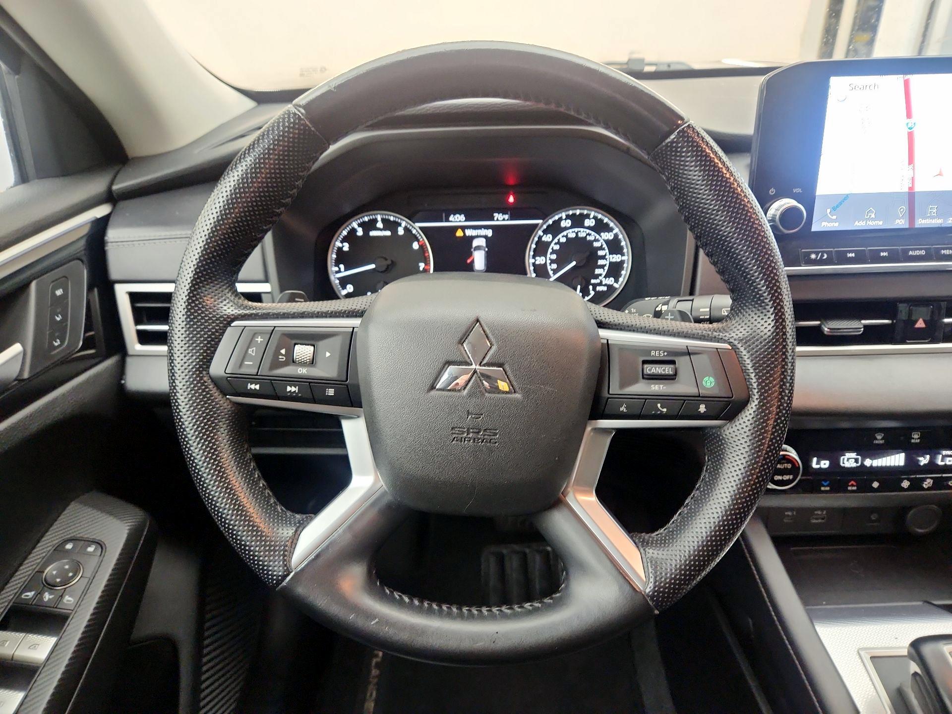Thumbnail: 2022 Mitsubishi Outlander - 10