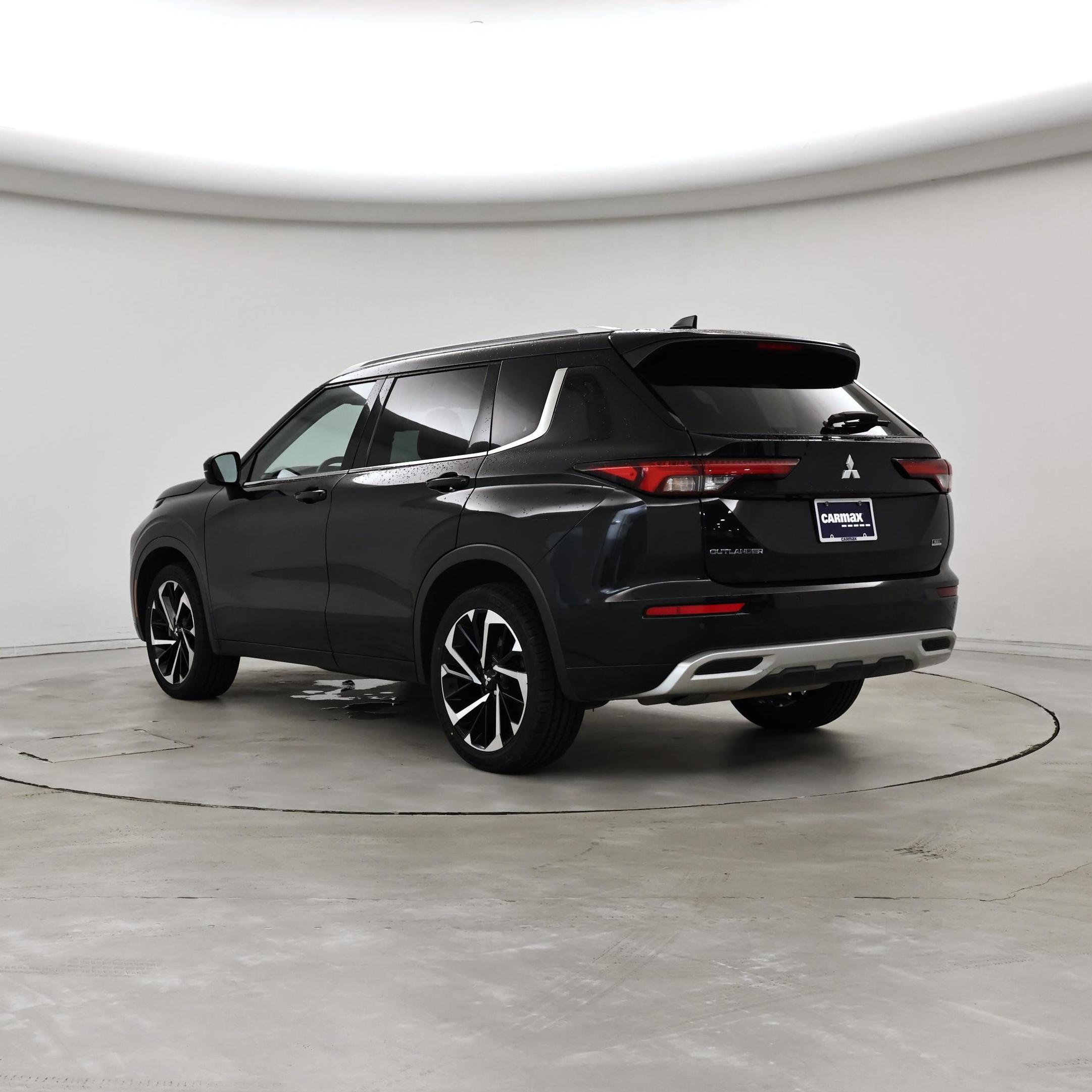 Thumbnail: 2022 Mitsubishi Outlander - 2