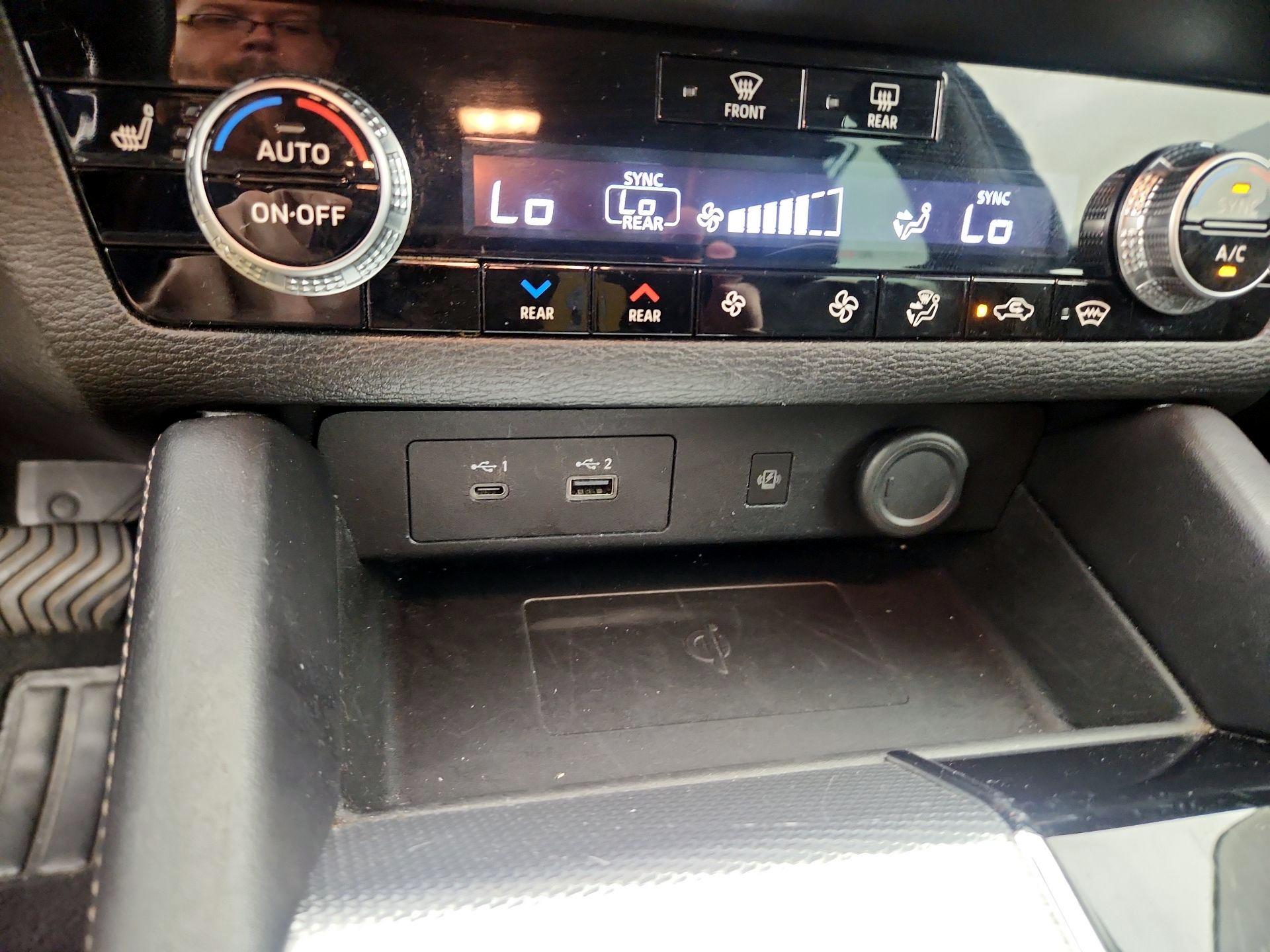 Thumbnail: 2022 Mitsubishi Outlander - 19