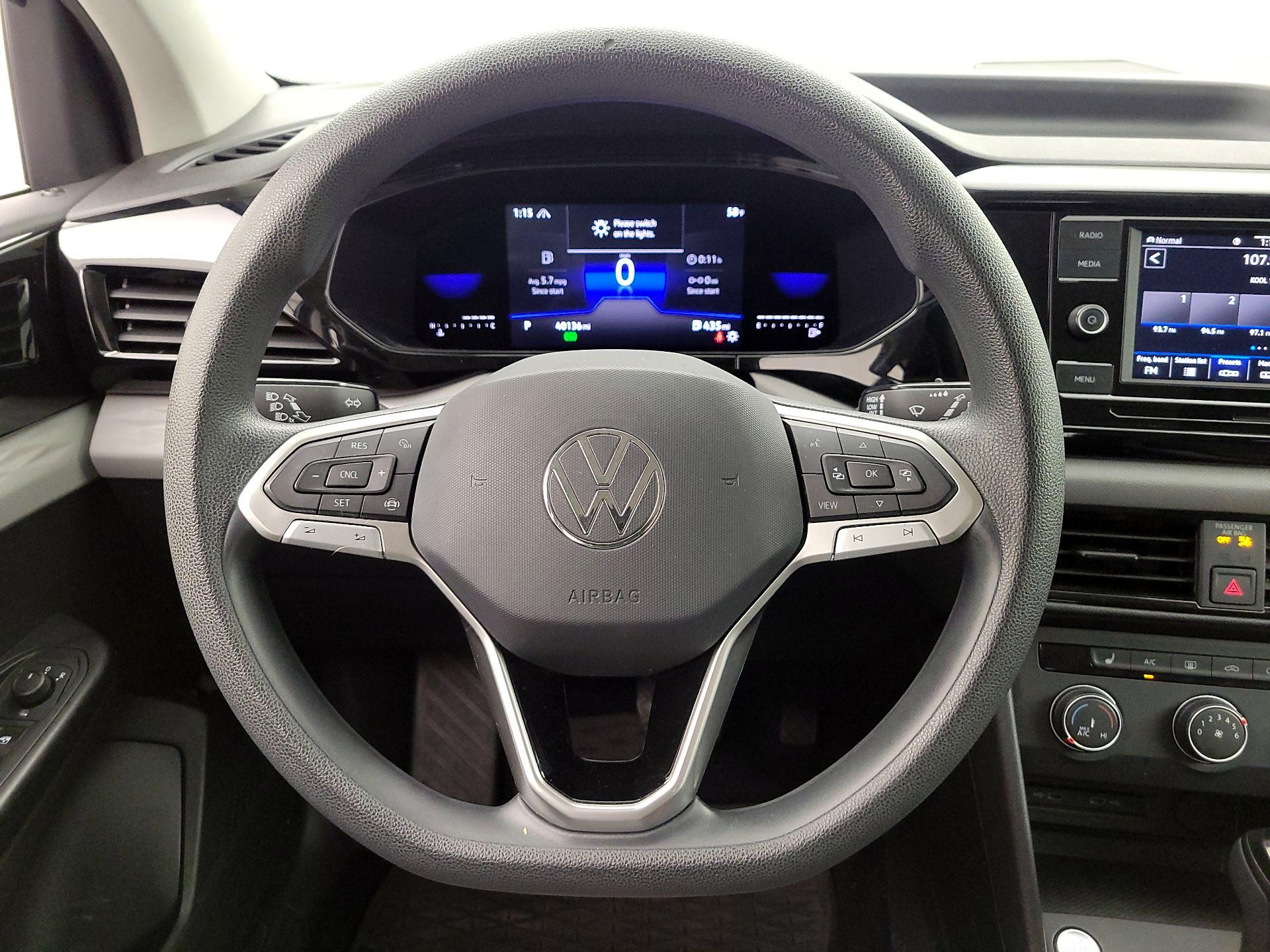 Thumbnail: 2022 Volkswagen Taos - 10
