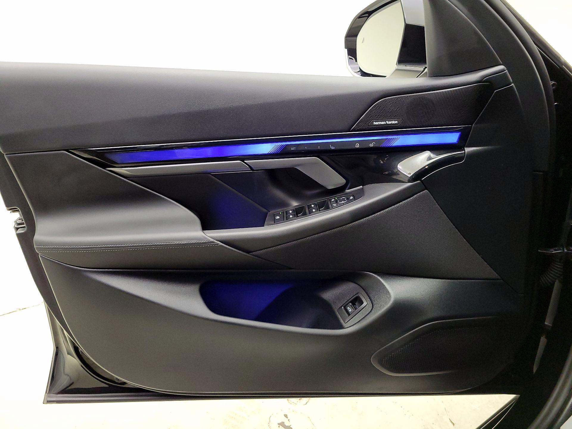 Thumbnail: 2025 BMW i5 - 12