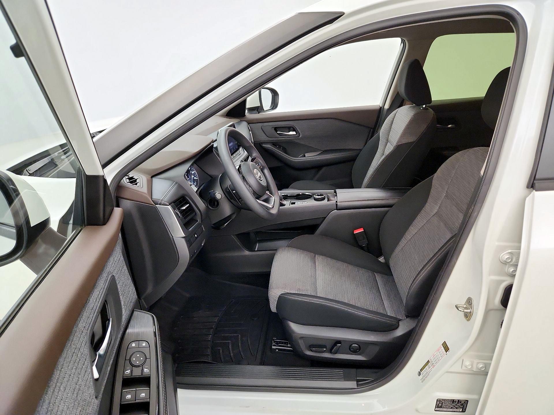 Thumbnail: 2023 Nissan Rogue - 11