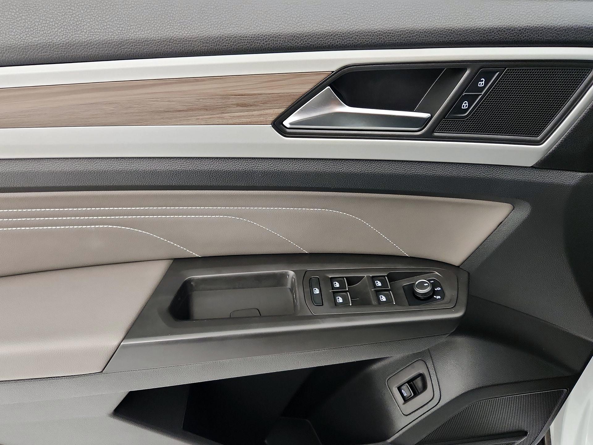 Thumbnail: 2023 Volkswagen Atlas - 12