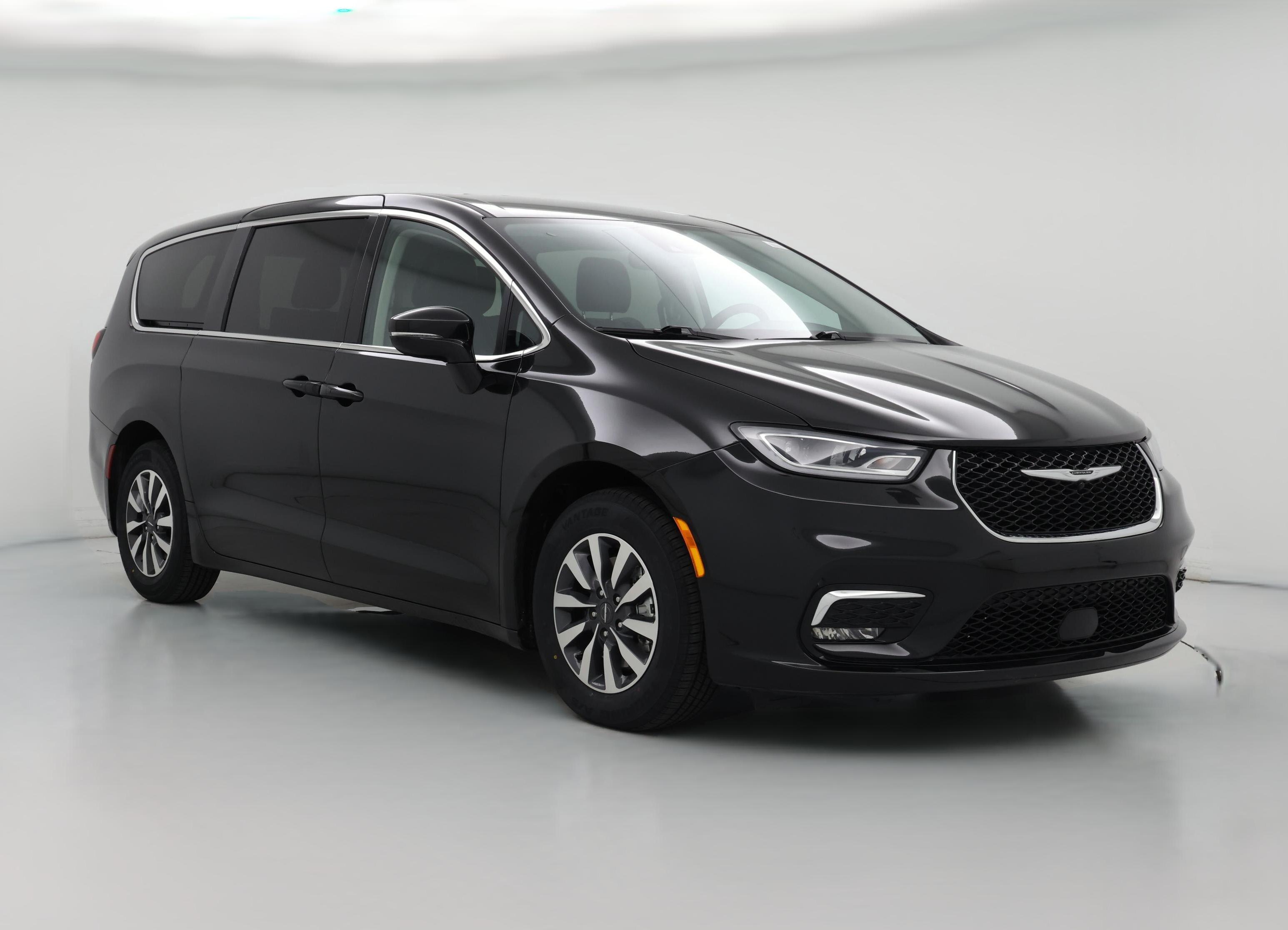 Thumbnail: 2022 Chrysler Pacifica - 1