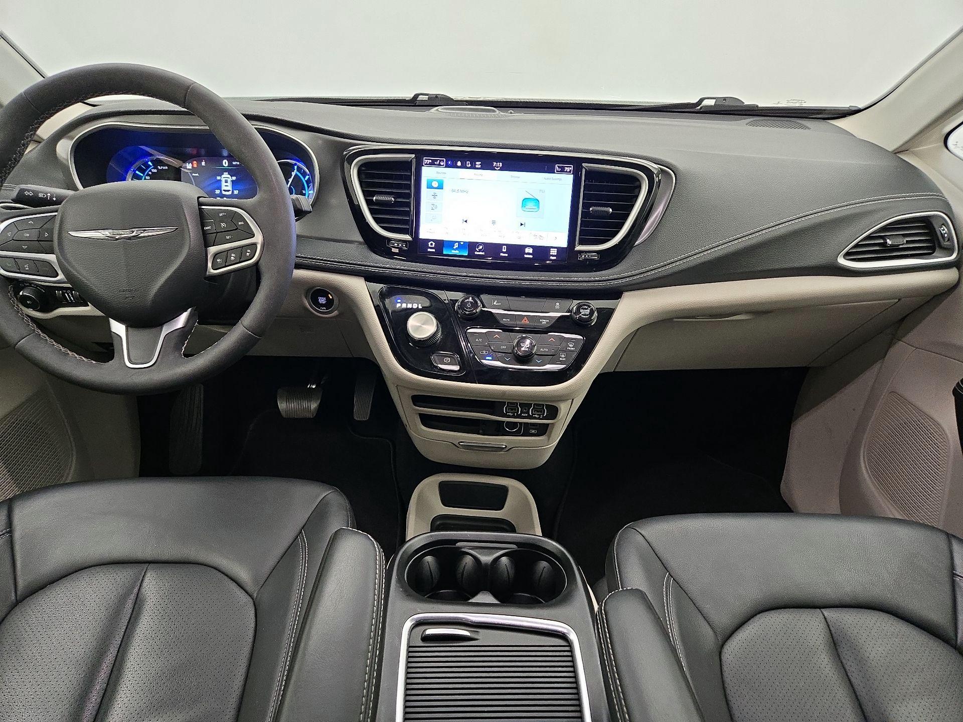 Thumbnail: 2022 Chrysler Pacifica - 9