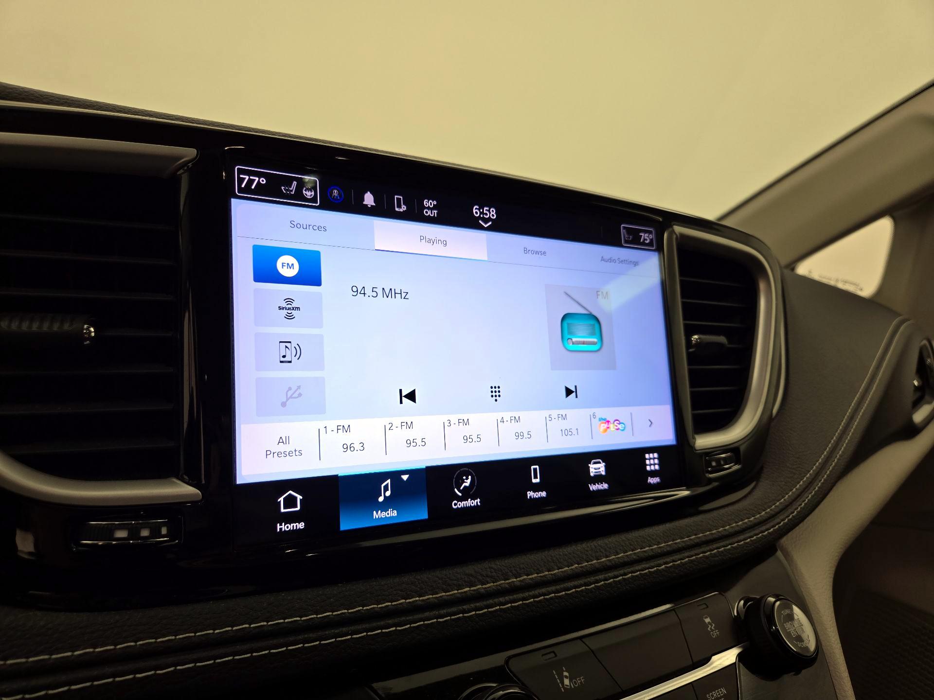 Thumbnail: 2022 Chrysler Pacifica - 15