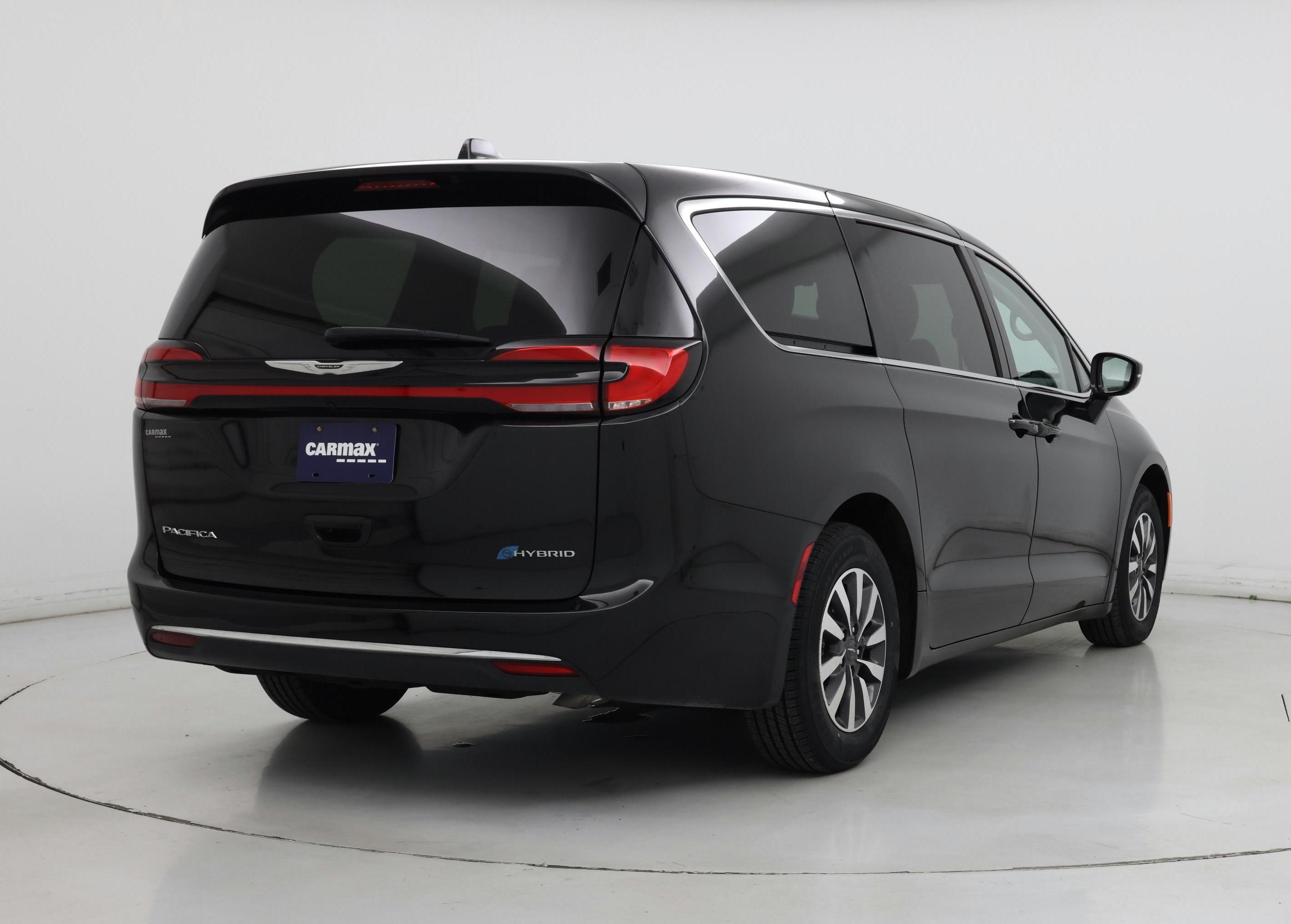 Thumbnail: 2022 Chrysler Pacifica - 8