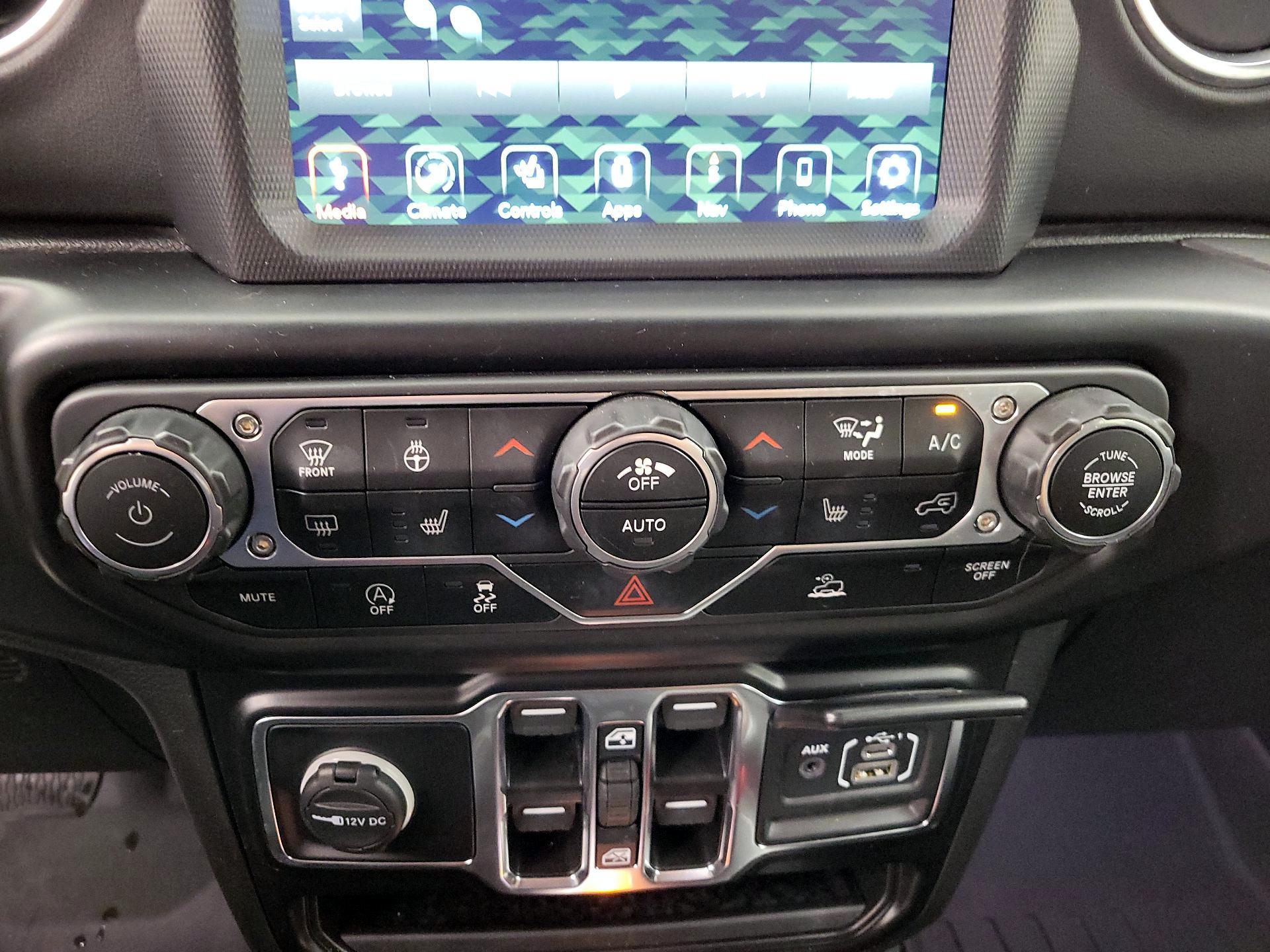 Thumbnail: 2022 Jeep Wrangler - 17