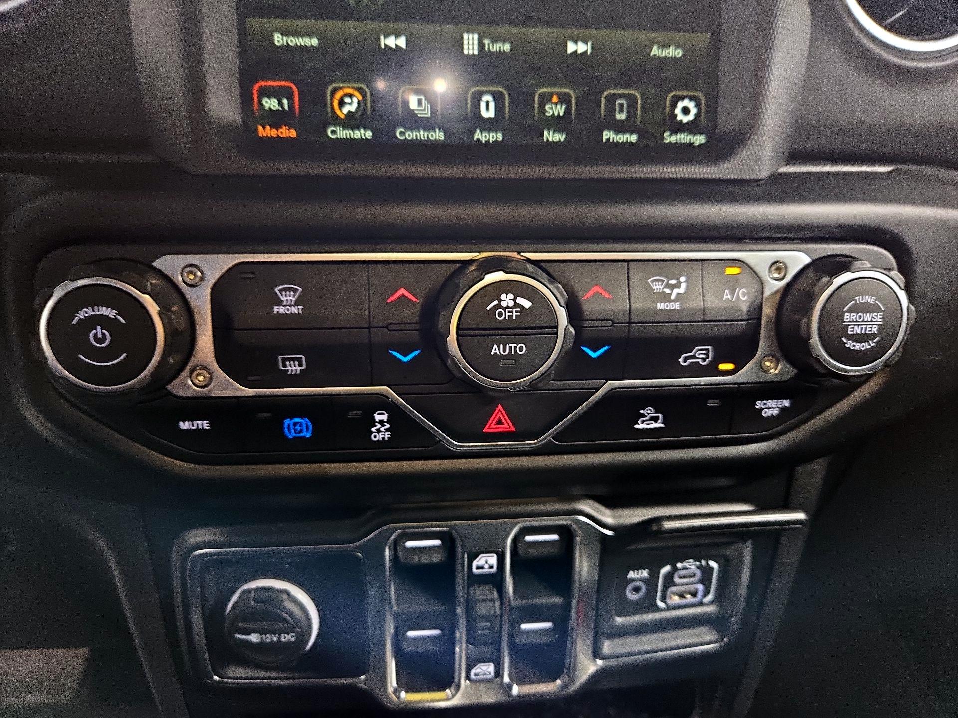 Thumbnail: 2022 Jeep Wrangler - 17