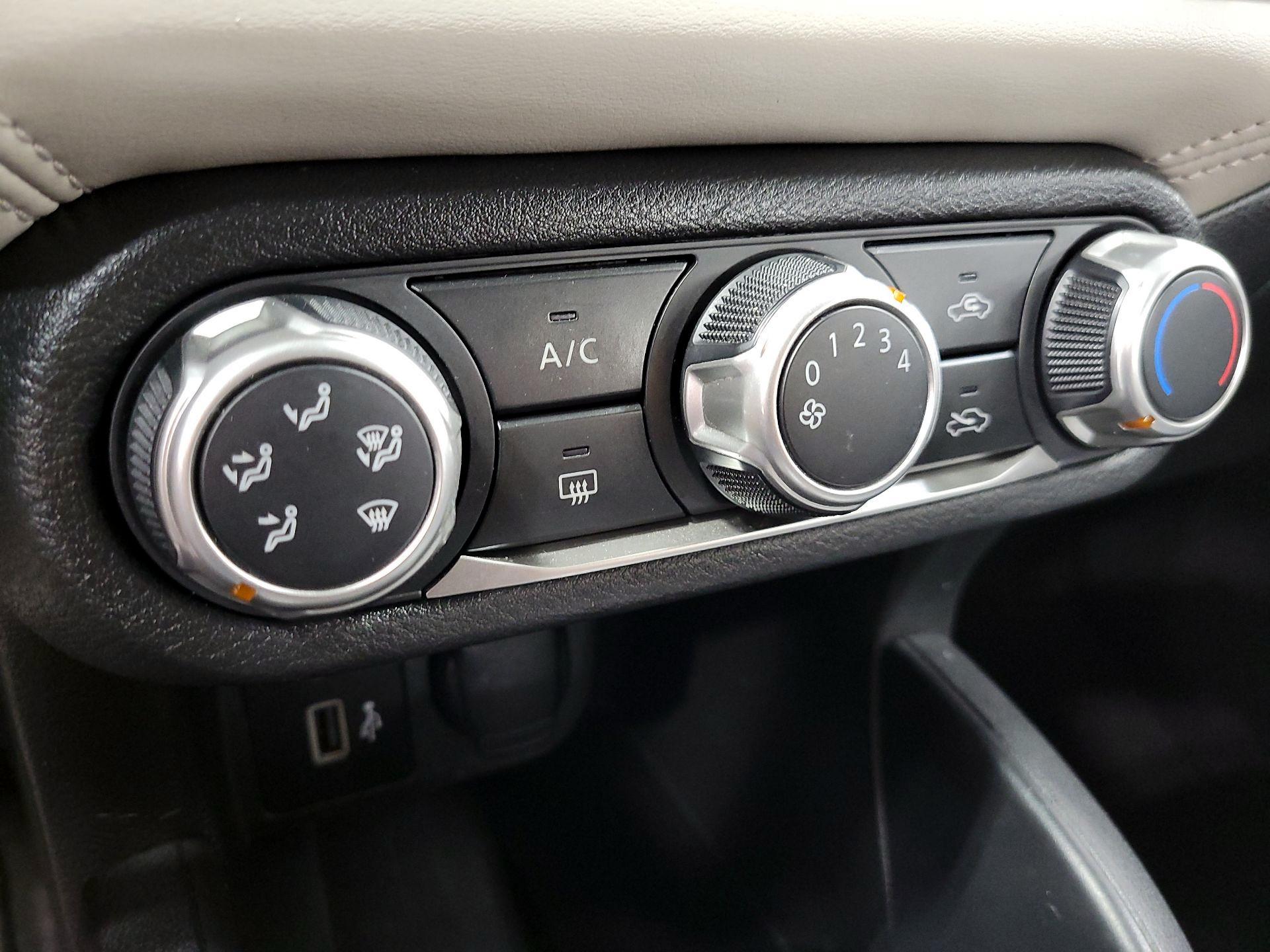 Thumbnail: 2020 Nissan Versa - 15