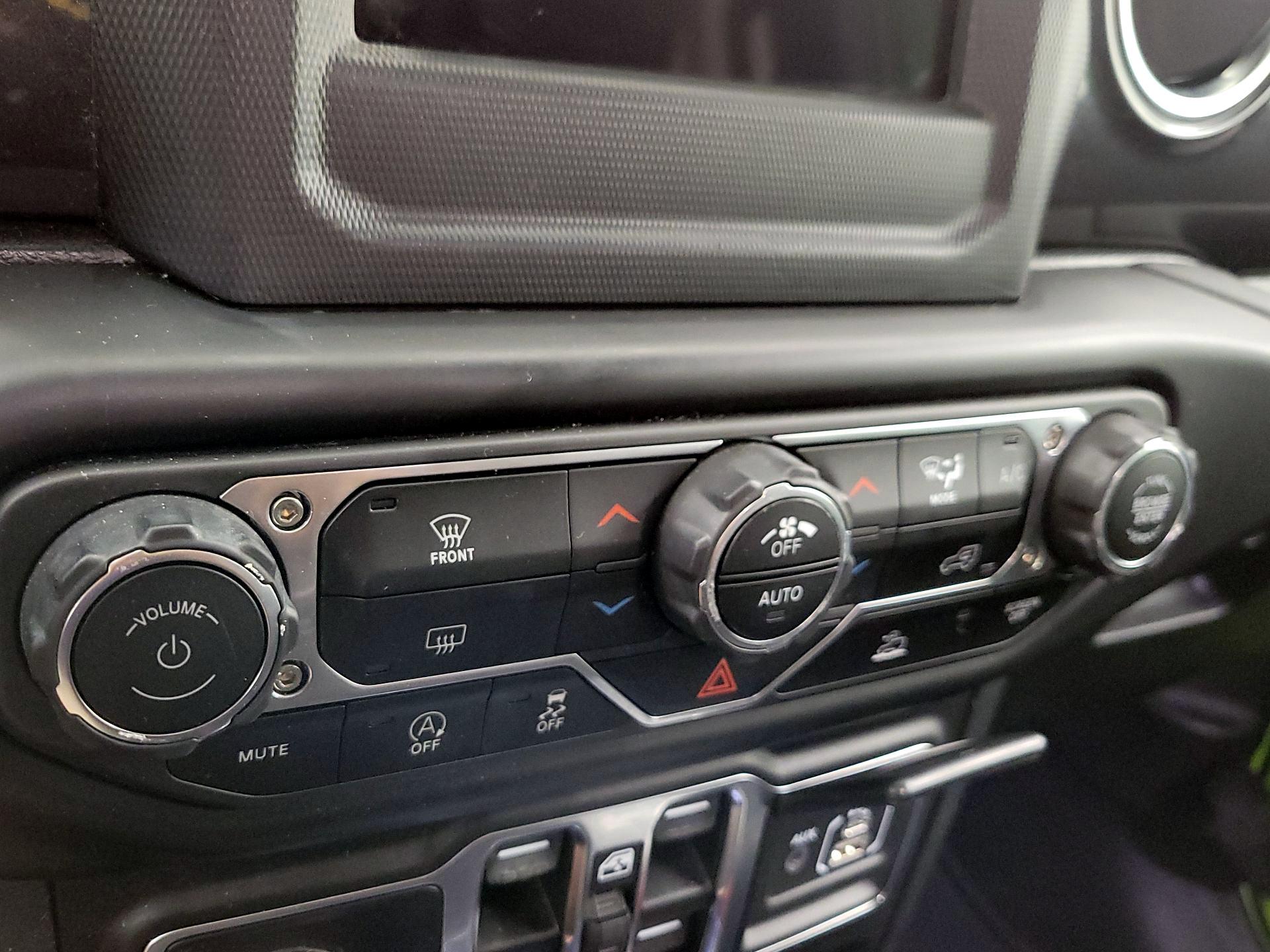Thumbnail: 2021 Jeep Wrangler - 14