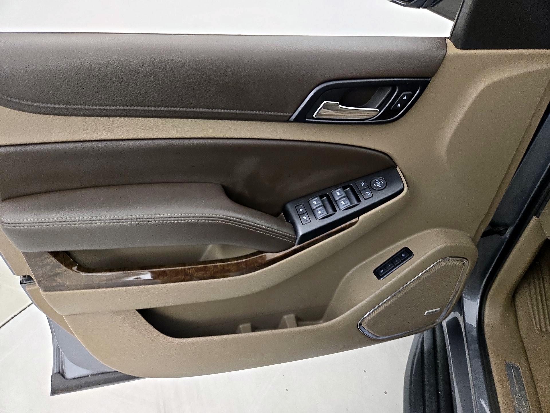 Thumbnail: 2019 Chevrolet Tahoe - 12