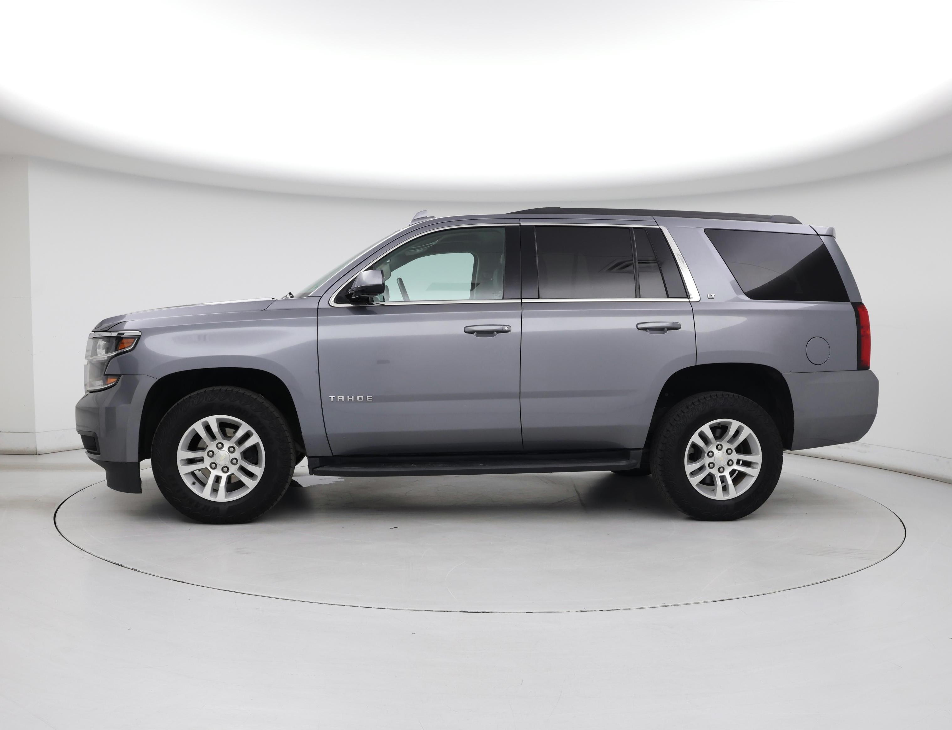 Thumbnail: 2019 Chevrolet Tahoe - 3