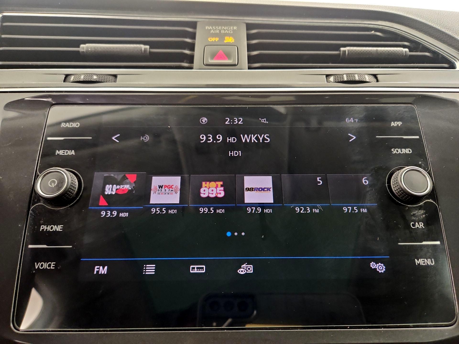Thumbnail: 2020 Volkswagen Tiguan - 15