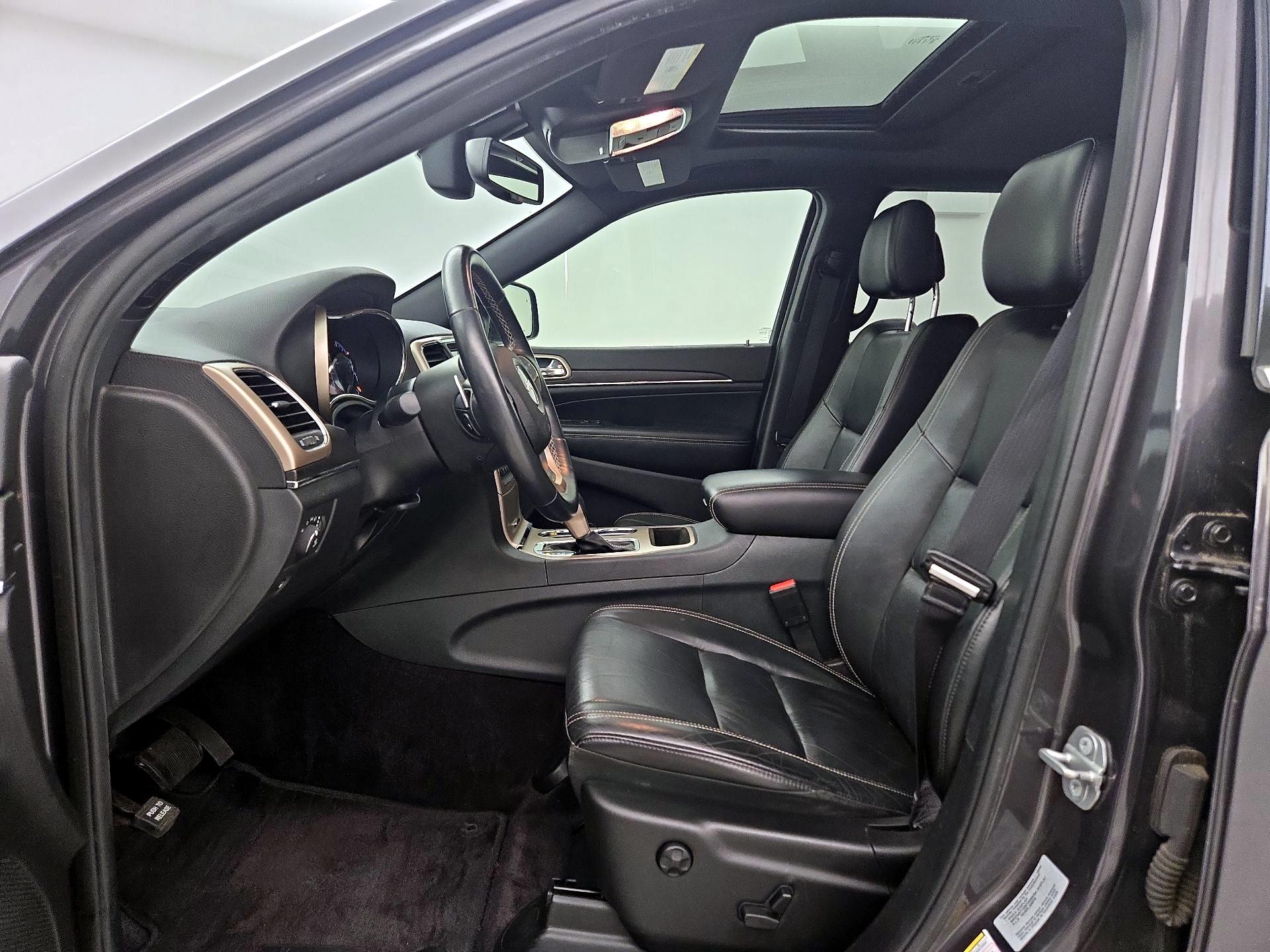 Thumbnail: 2016 Jeep Grand Cherokee - 11