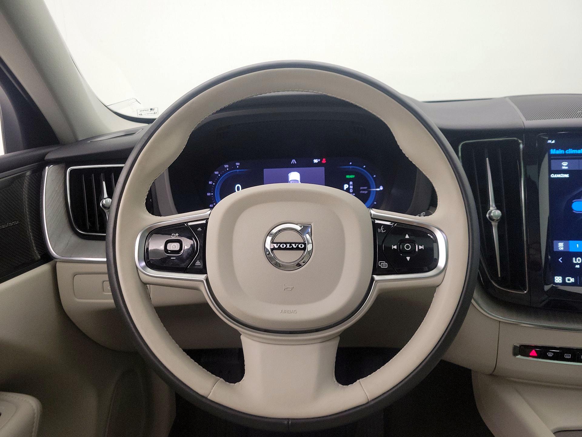 Thumbnail: 2024 Volvo XC60 - 10