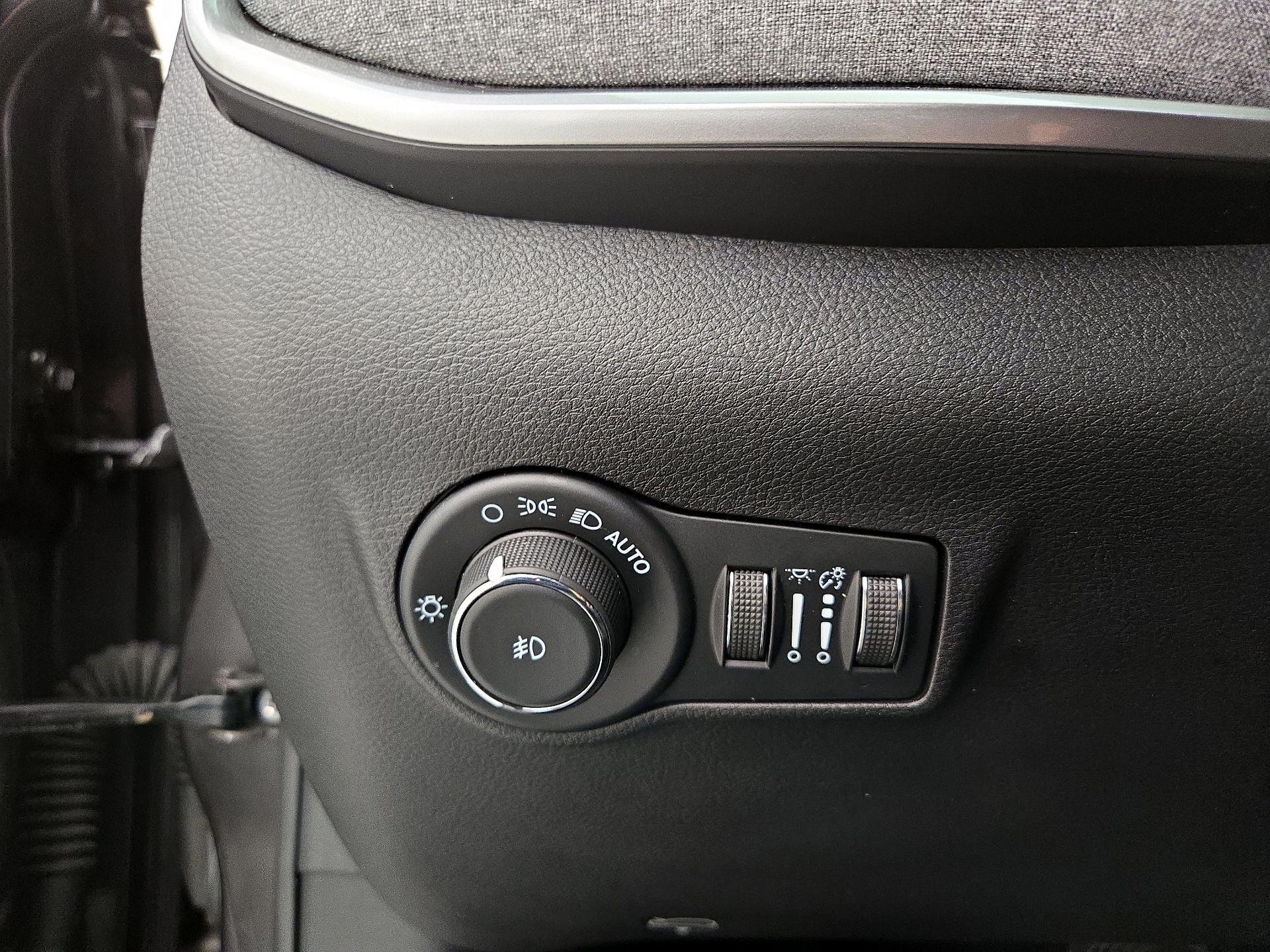 Thumbnail: 2023 Jeep Compass - 13