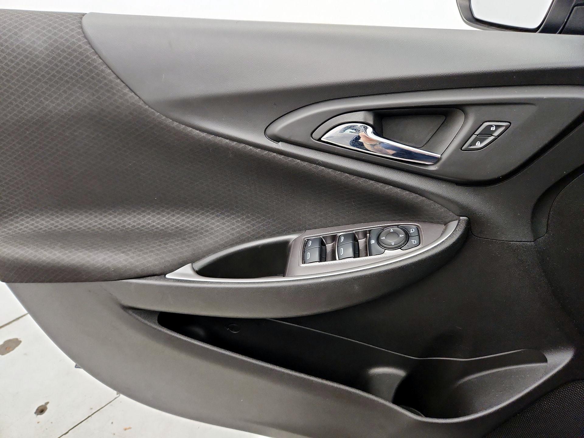 Thumbnail: 2022 Chevrolet Malibu - 12