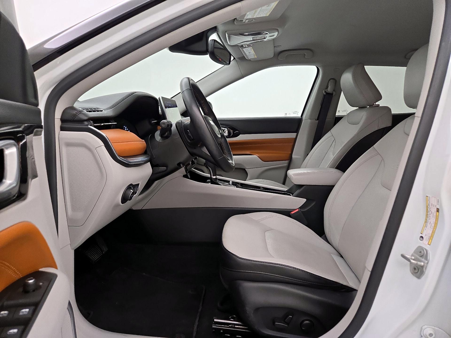 Thumbnail: 2022 Jeep Compass - 11